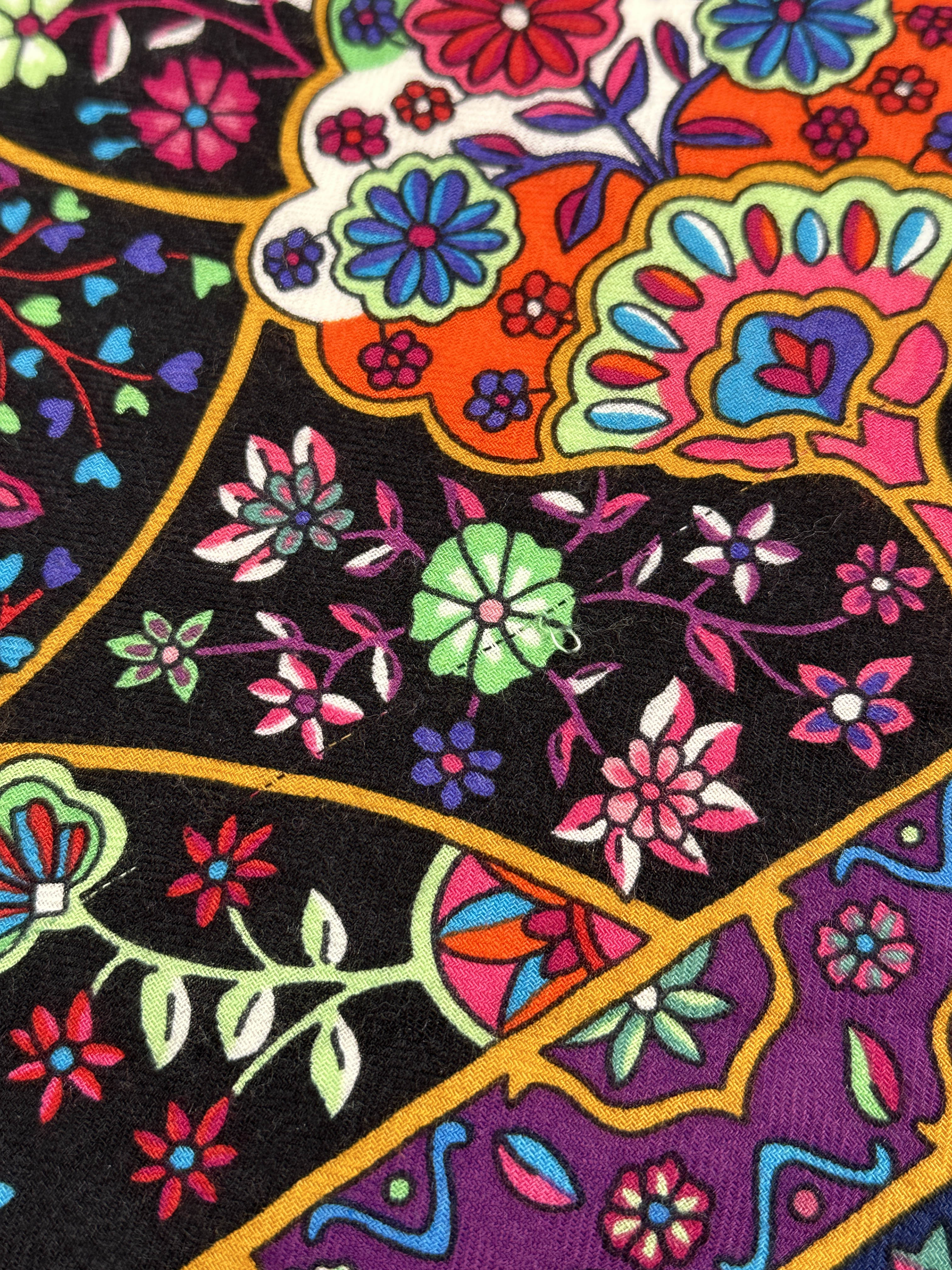 Hermès Au Pays des Oiseaux Fleurs Cashmere Silk 140