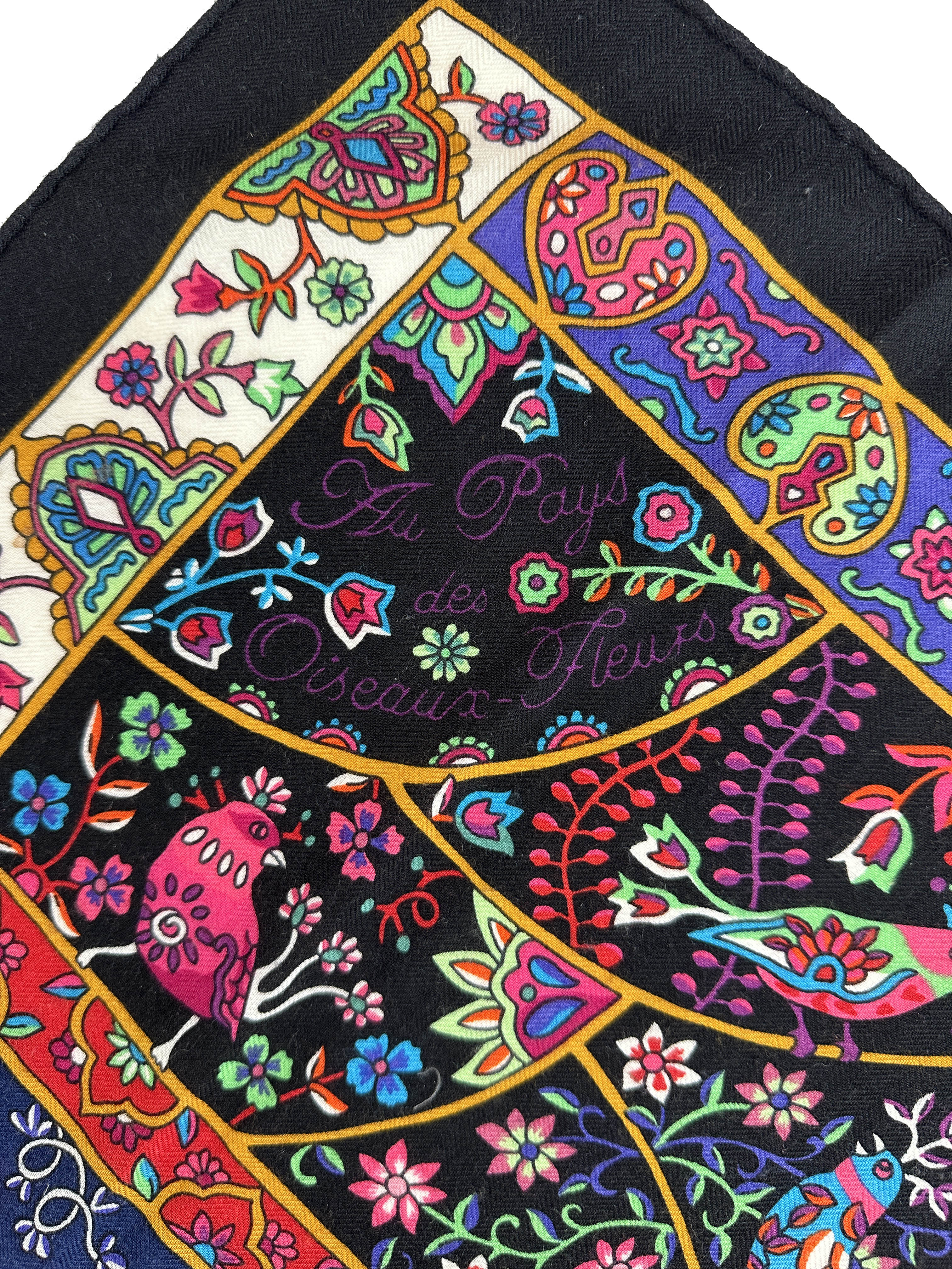 Hermès Au Pays des Oiseaux Fleurs Cashmere Silk 140