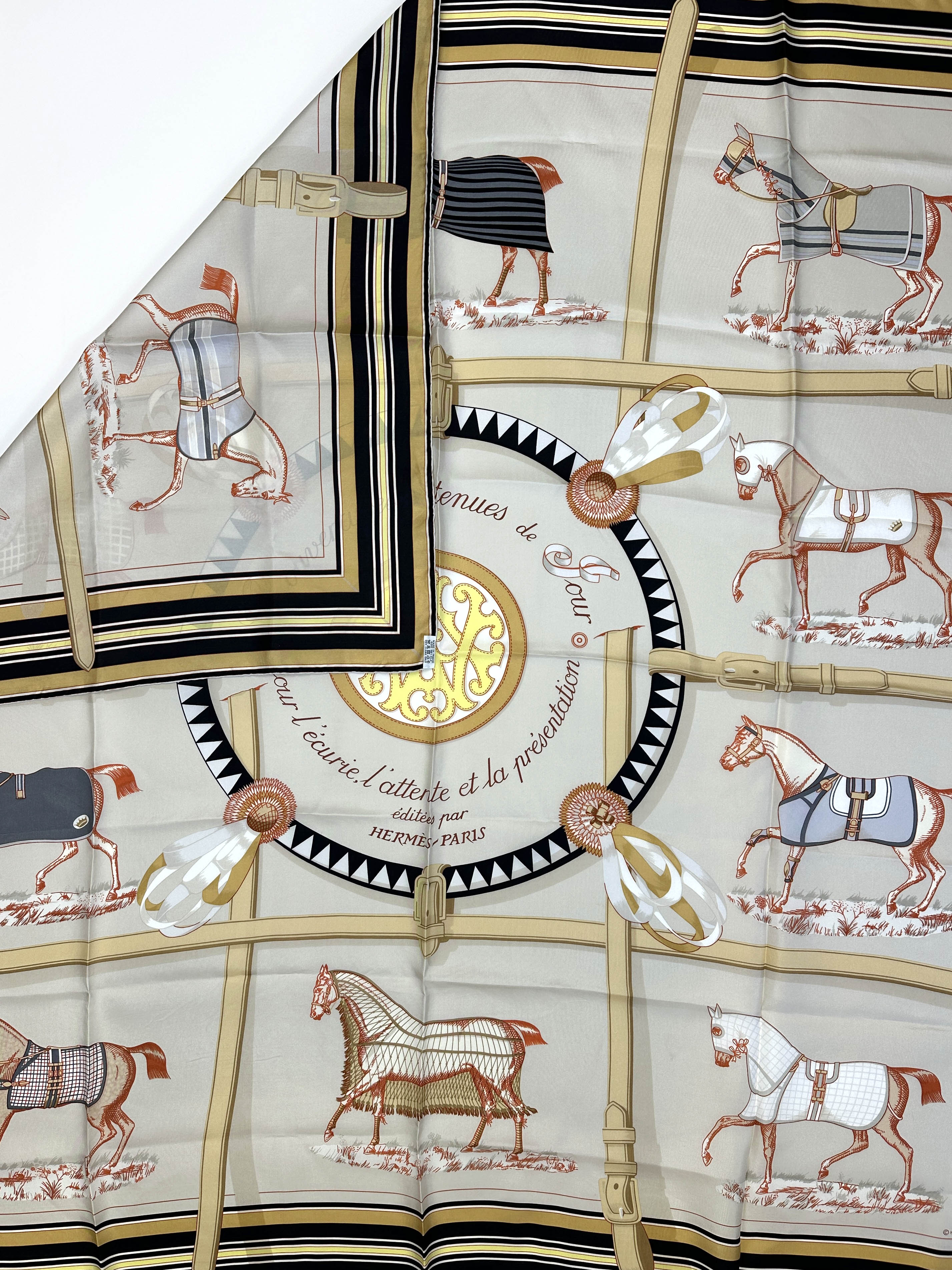 Hermès Couvertures et Tenues de Jour Silk 140