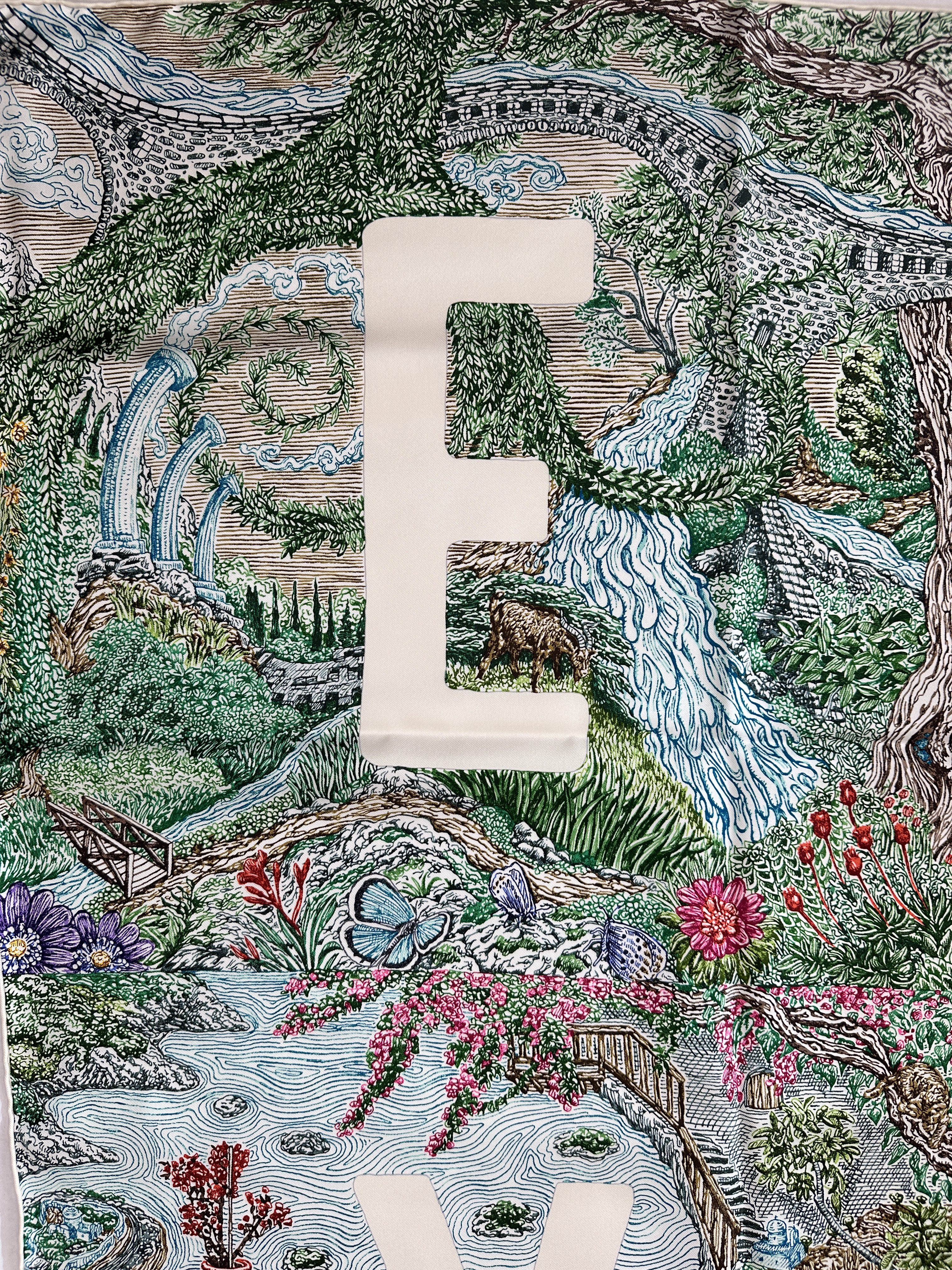 Hermès Eleftheria Silk 140