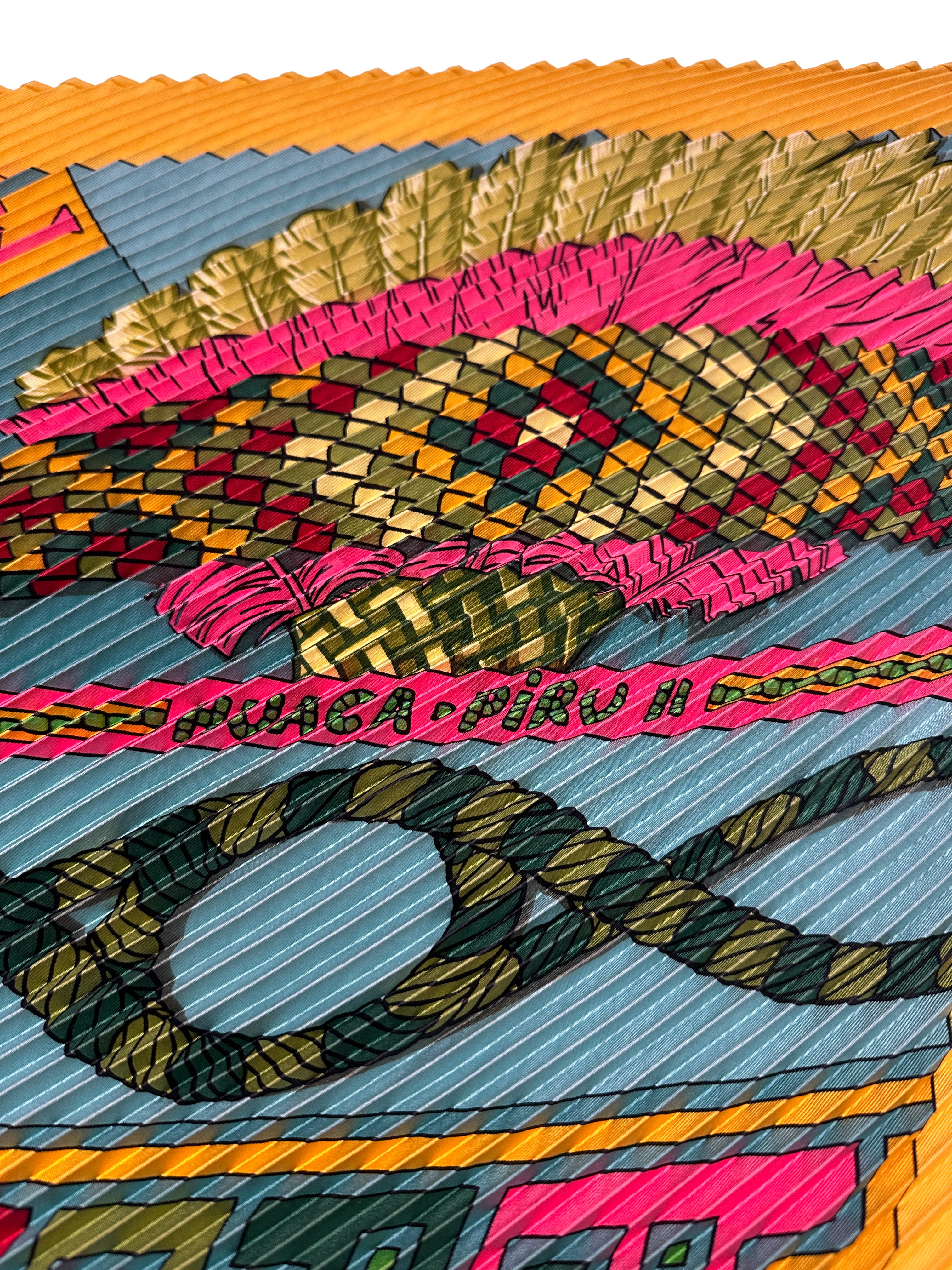 Hermès Huaca Piru II Plissé 90