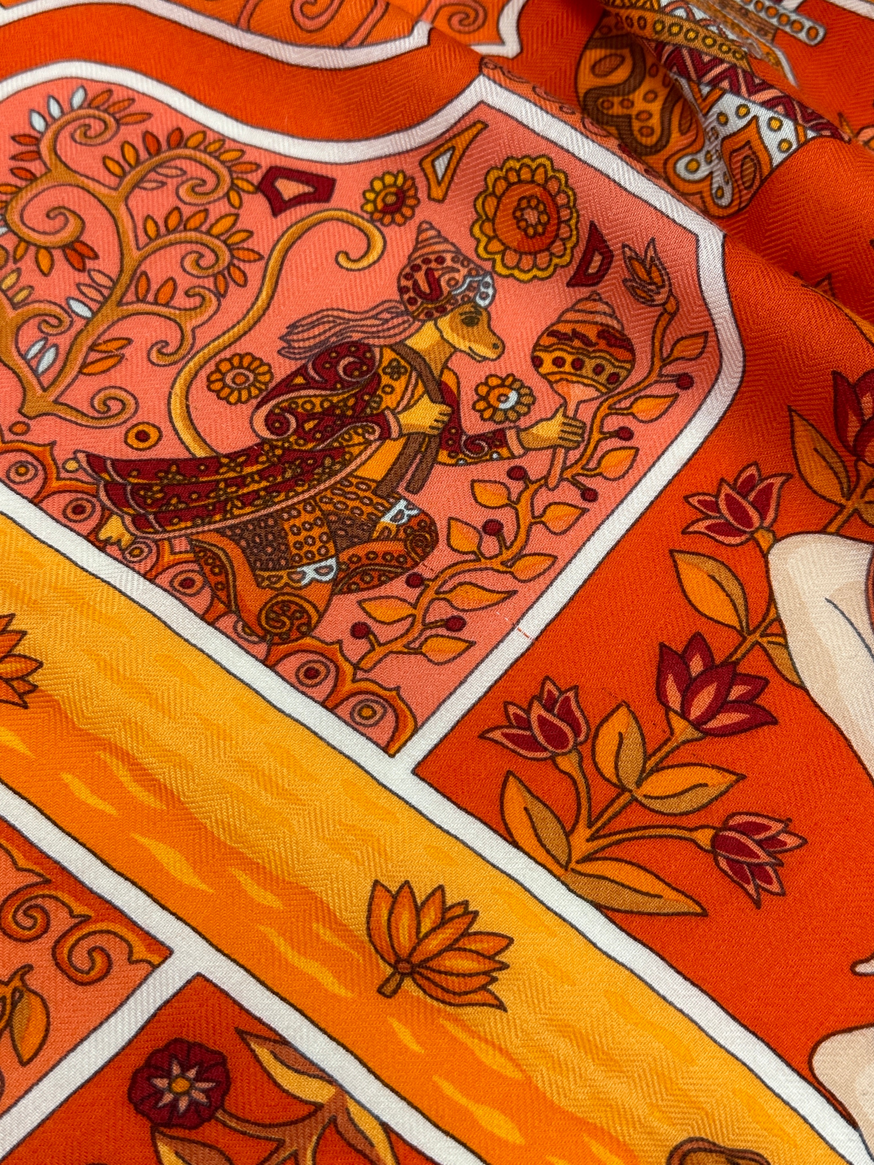 Hermès Aux Portes du Palais Cashmere Silk 140