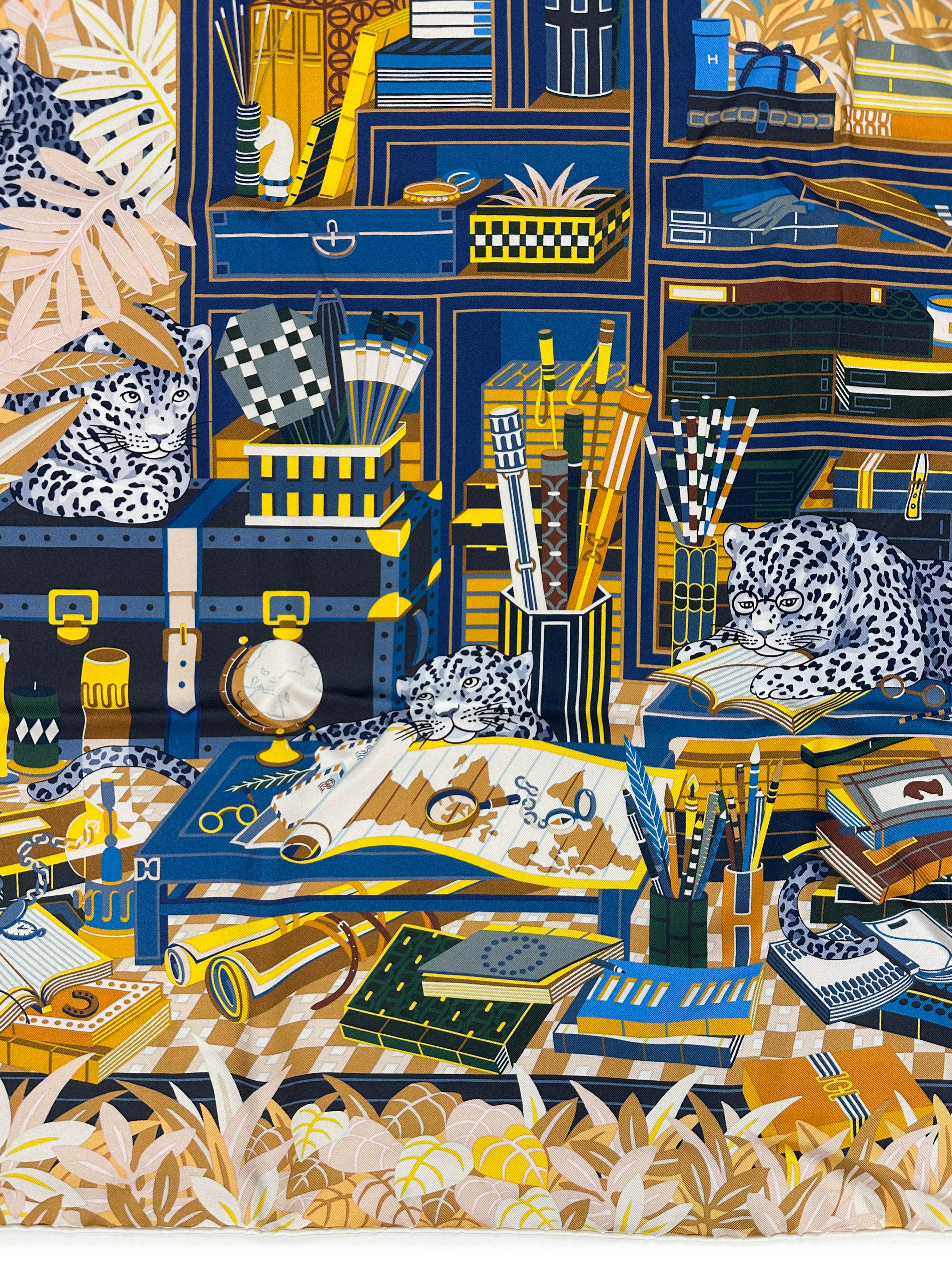 Hermès Douze Leopards Double Face 90