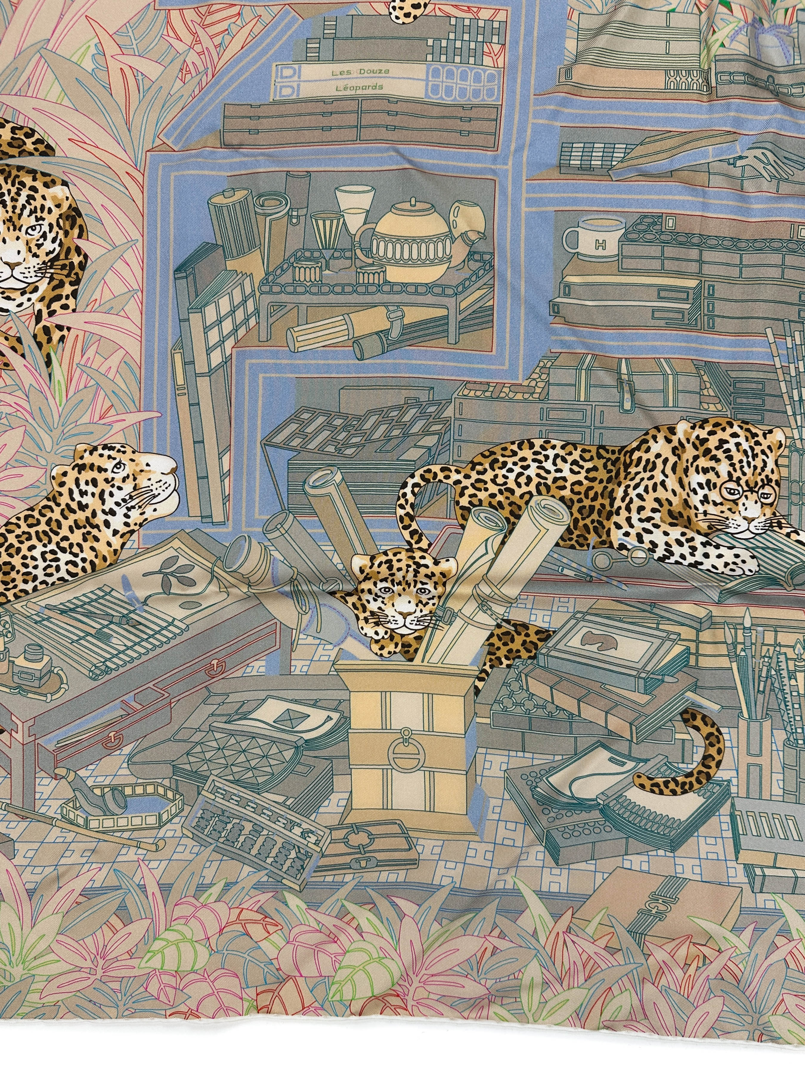 Hermès Douze Leopards Double Face 90