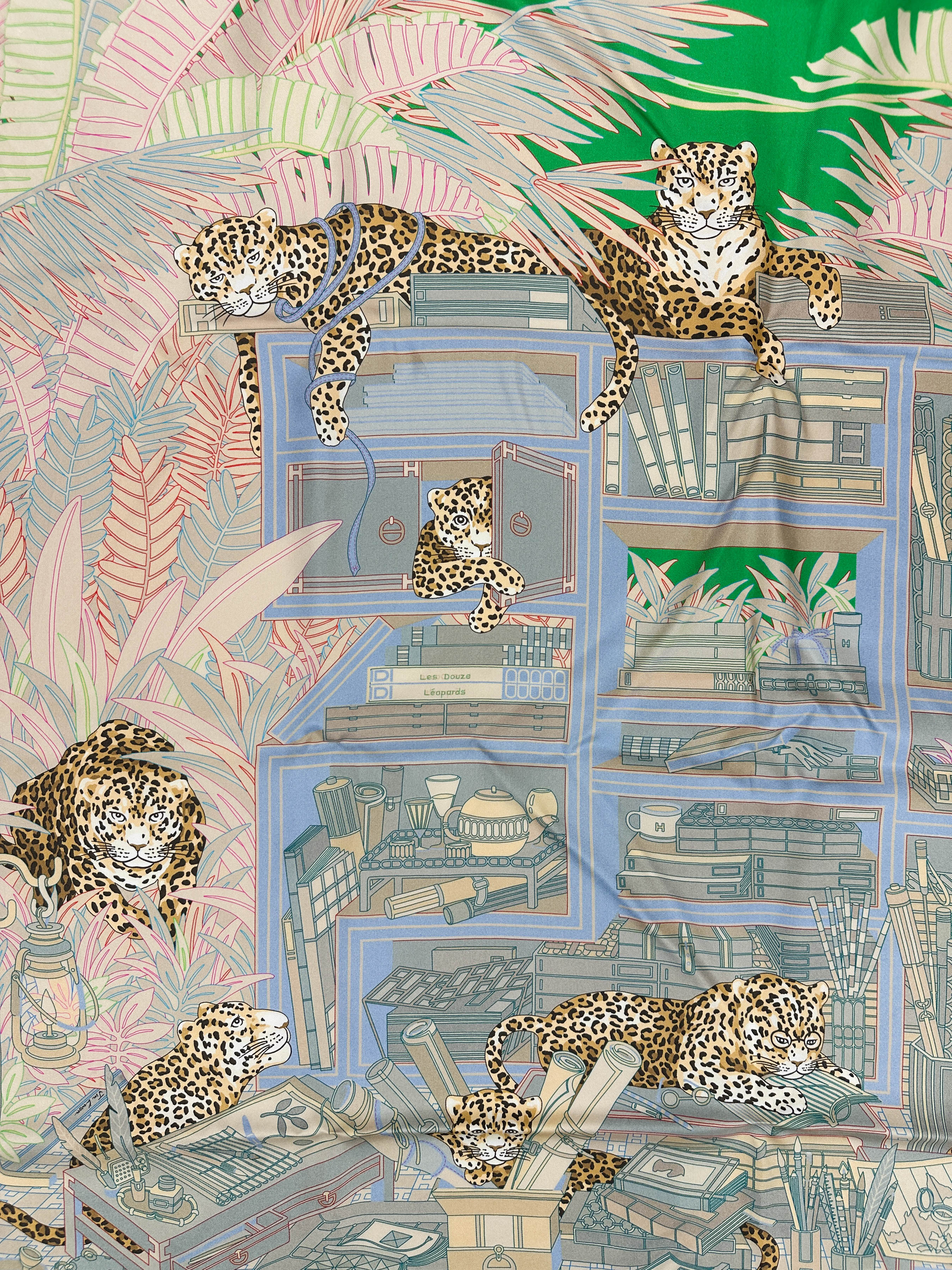 Hermès Douze Leopards Double Face 90