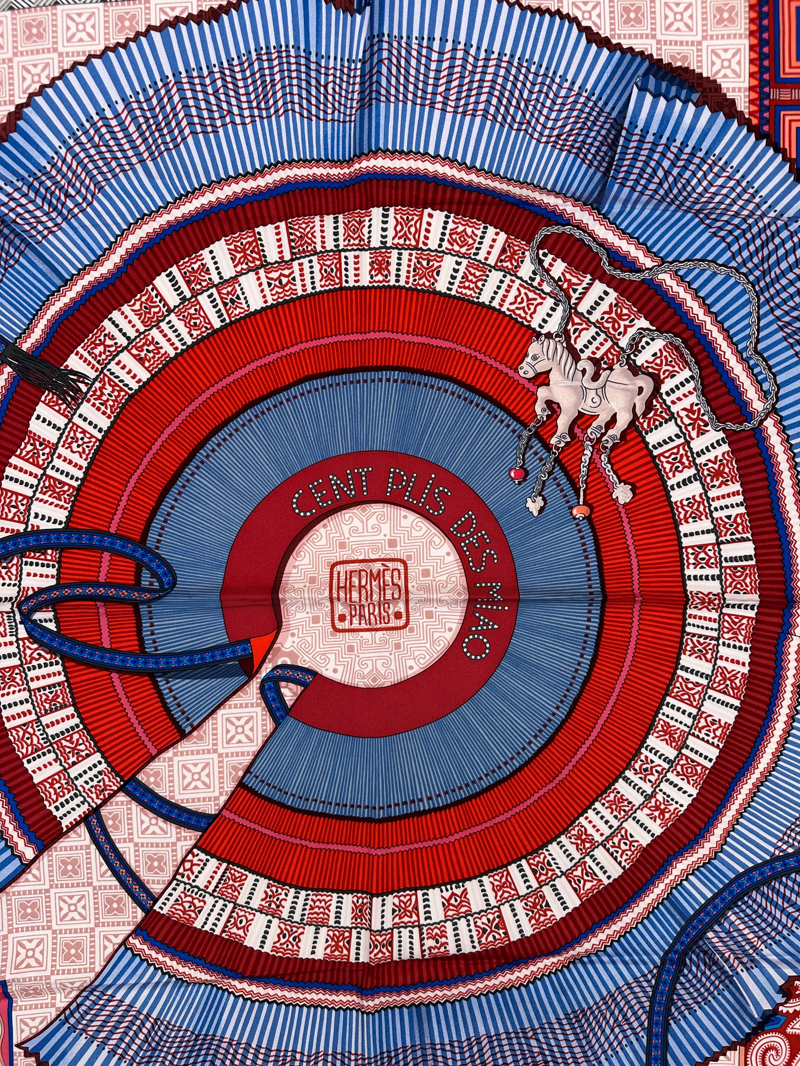 Hermès Cent Plis des Miao 90