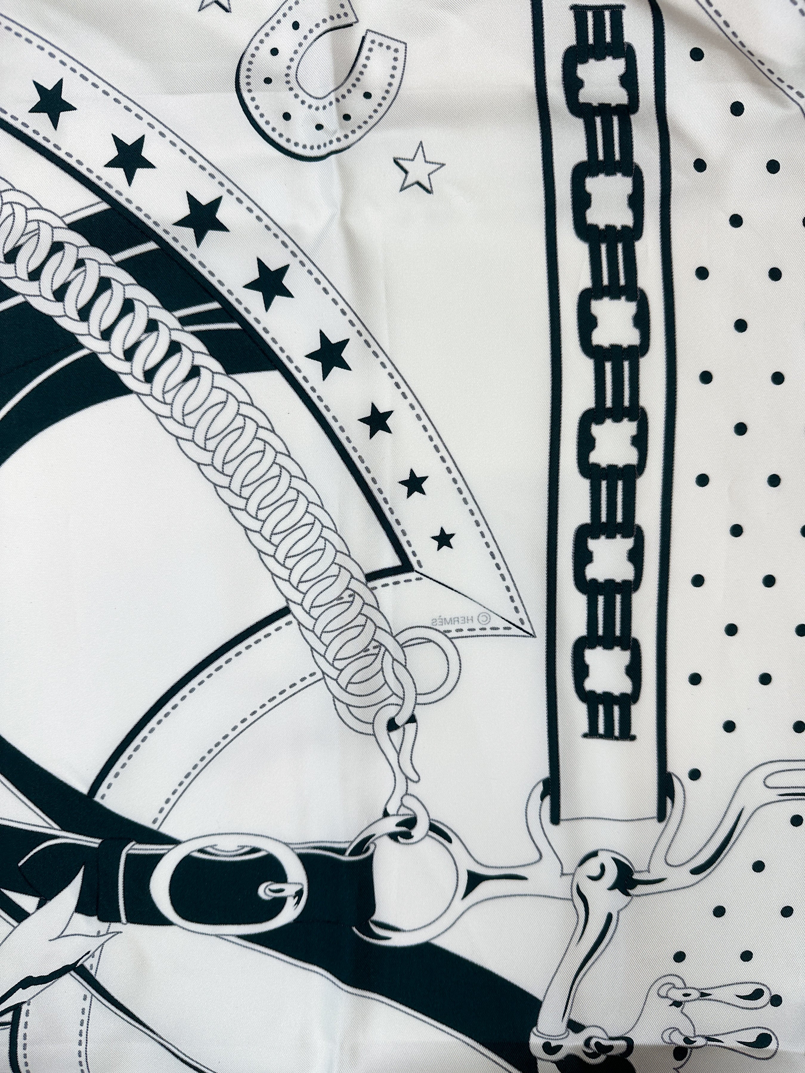 Hermès La Promenade du Matin Bandana Double Face Silk 140