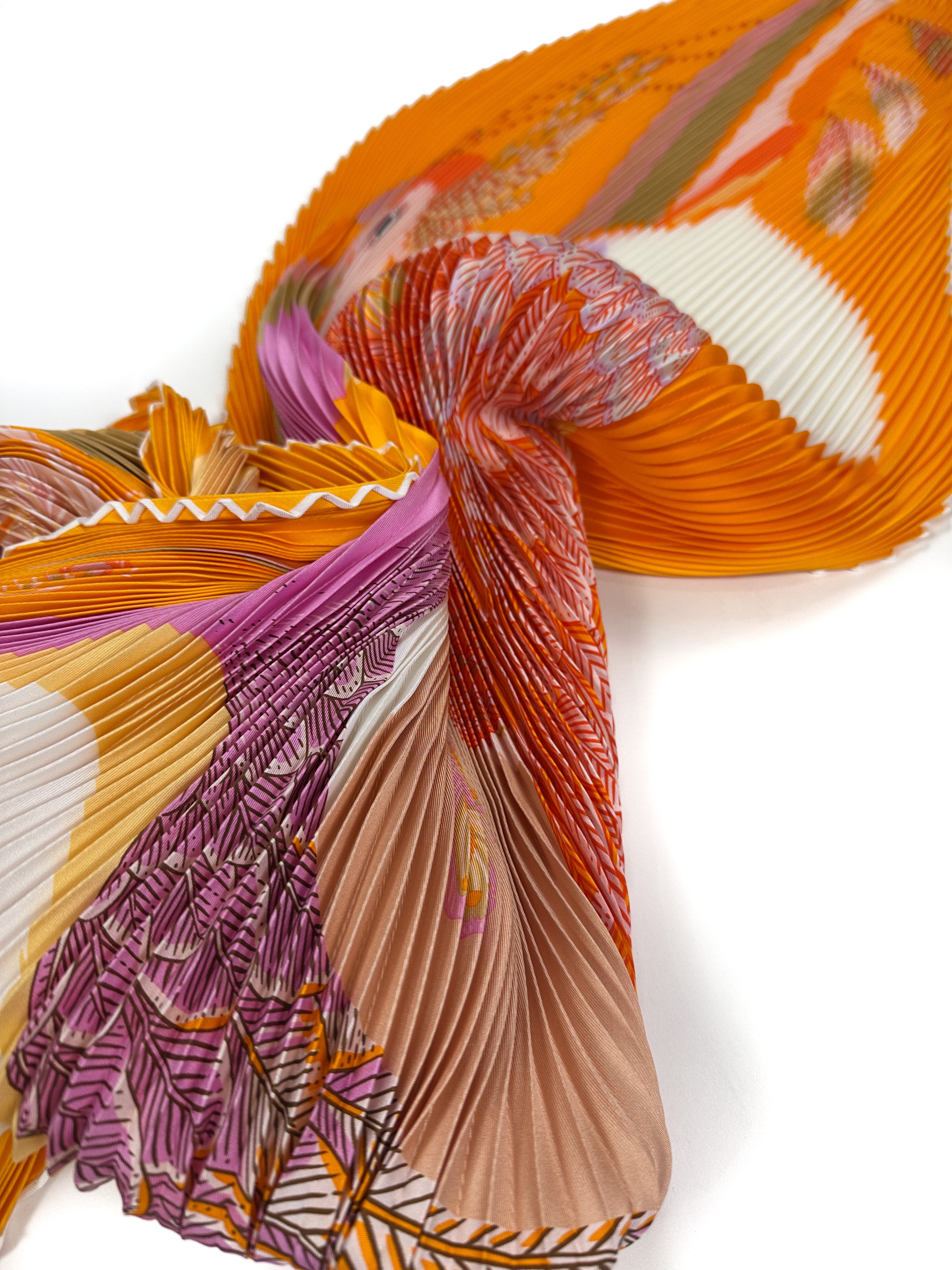 Hermès Toucans de Paradis Plissé 140