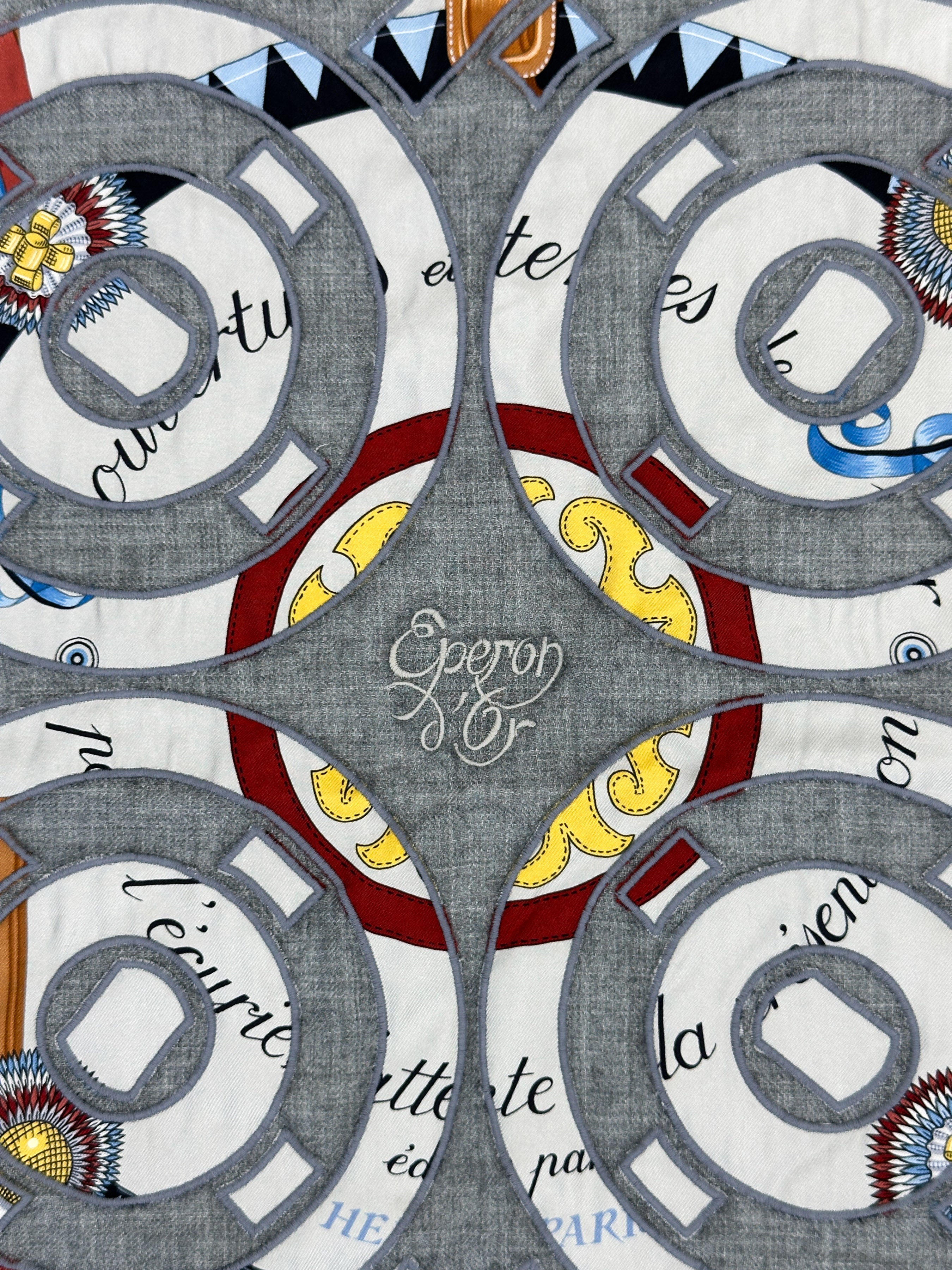 Hermès Eperons d'Or et Couvertures et Tenues de Jour Applique Cashmere Silk 90