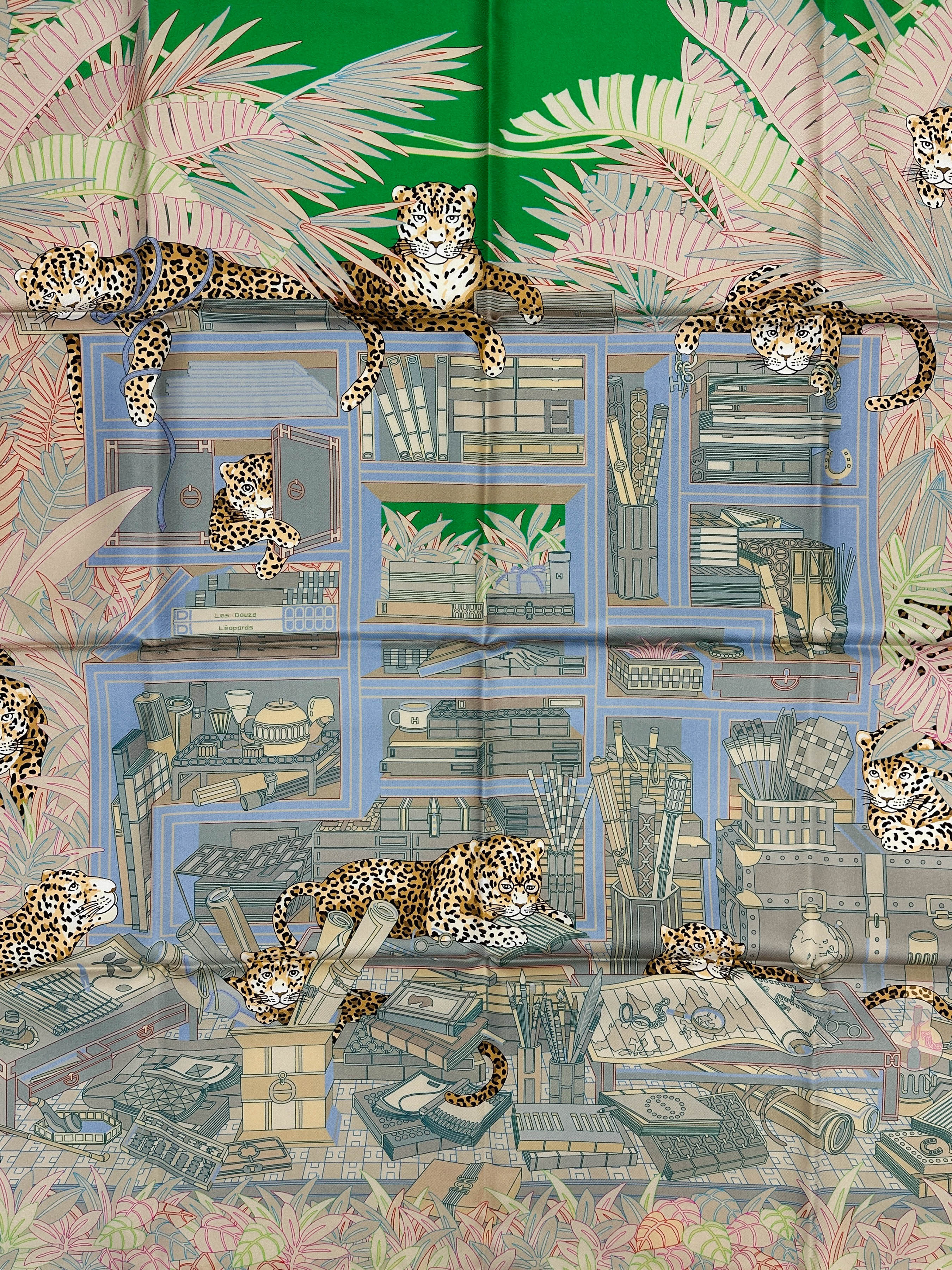 Hermès Douze Leopards Double Face 90