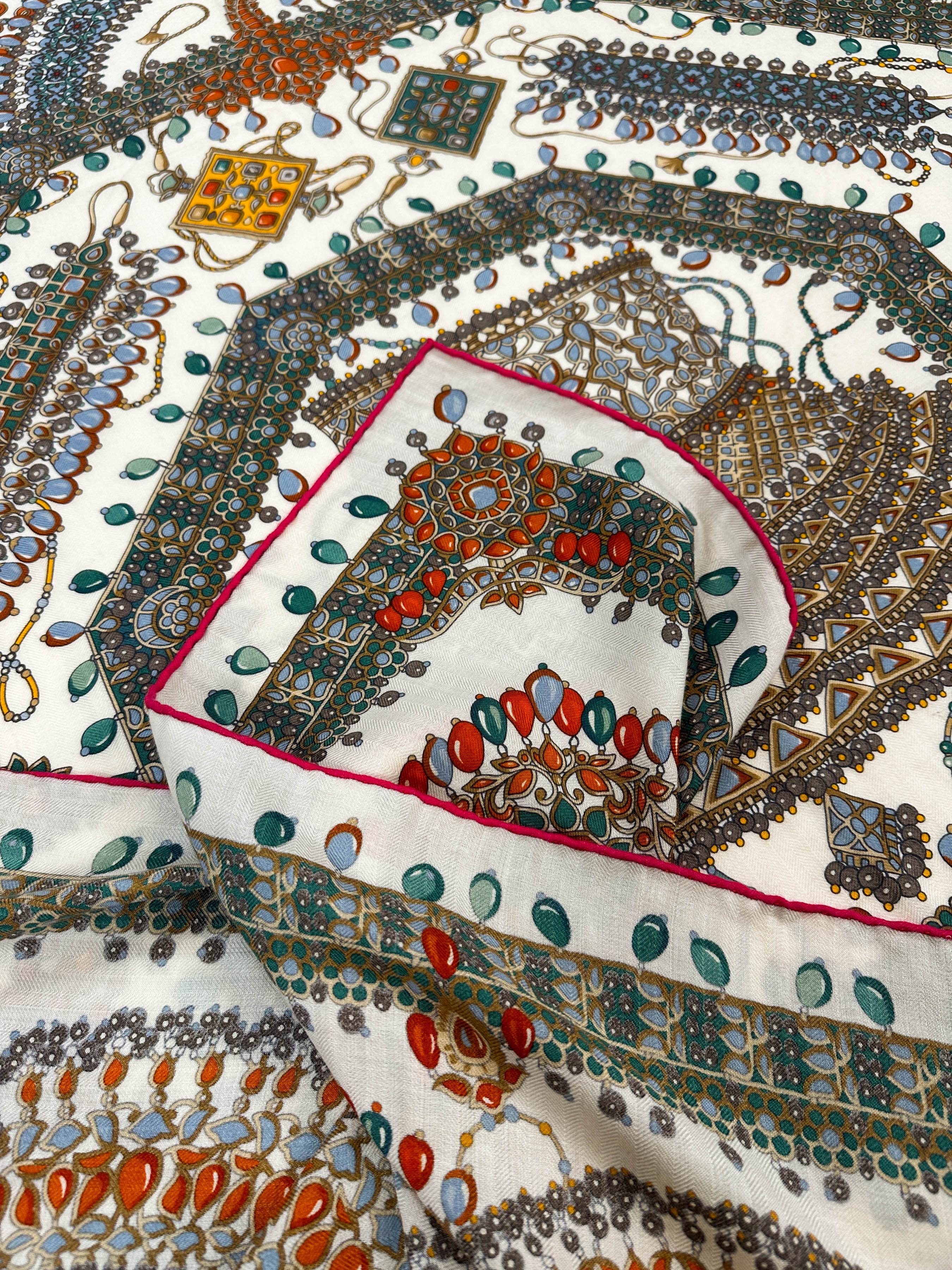 Hermès Parures des Maharajas Cashmere Silk 140