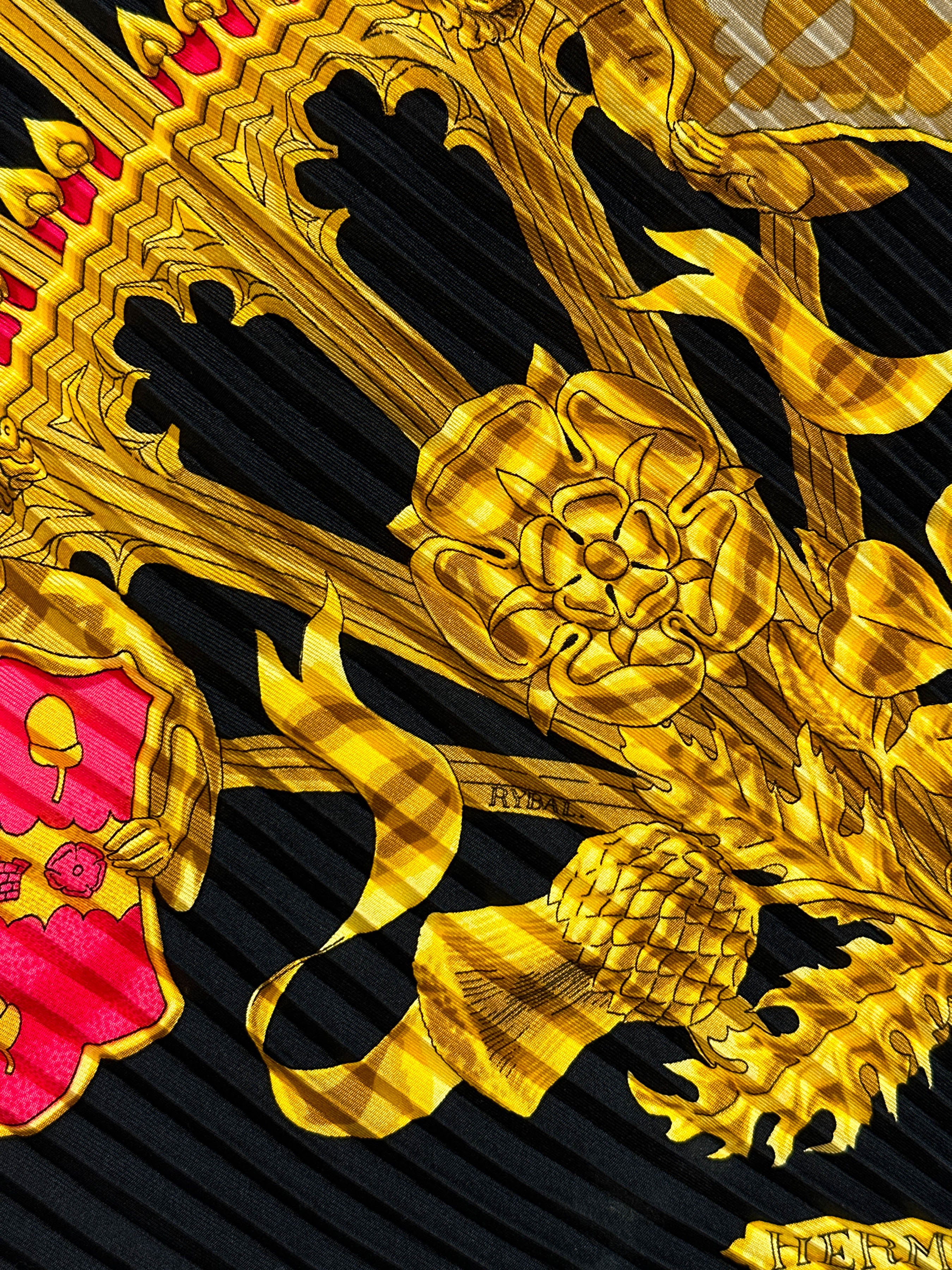 Hermès British Heraldry Plissé 90