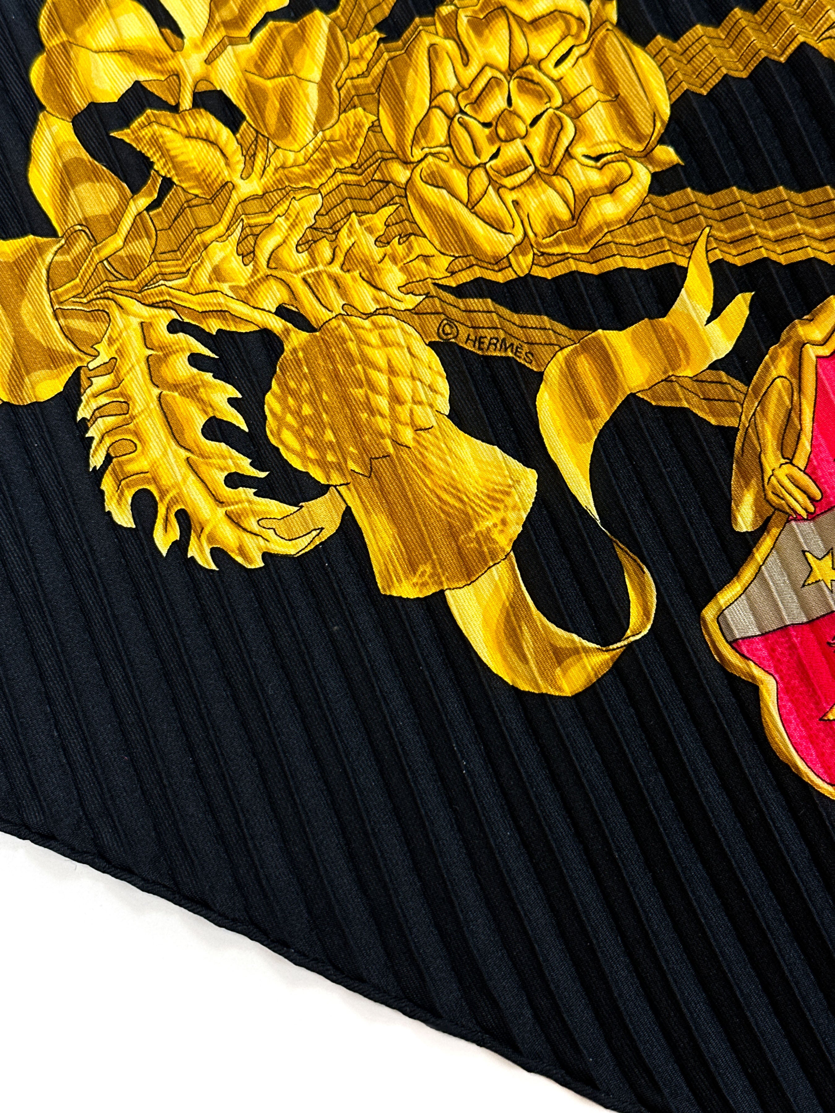 Hermès British Heraldry Plissé 90
