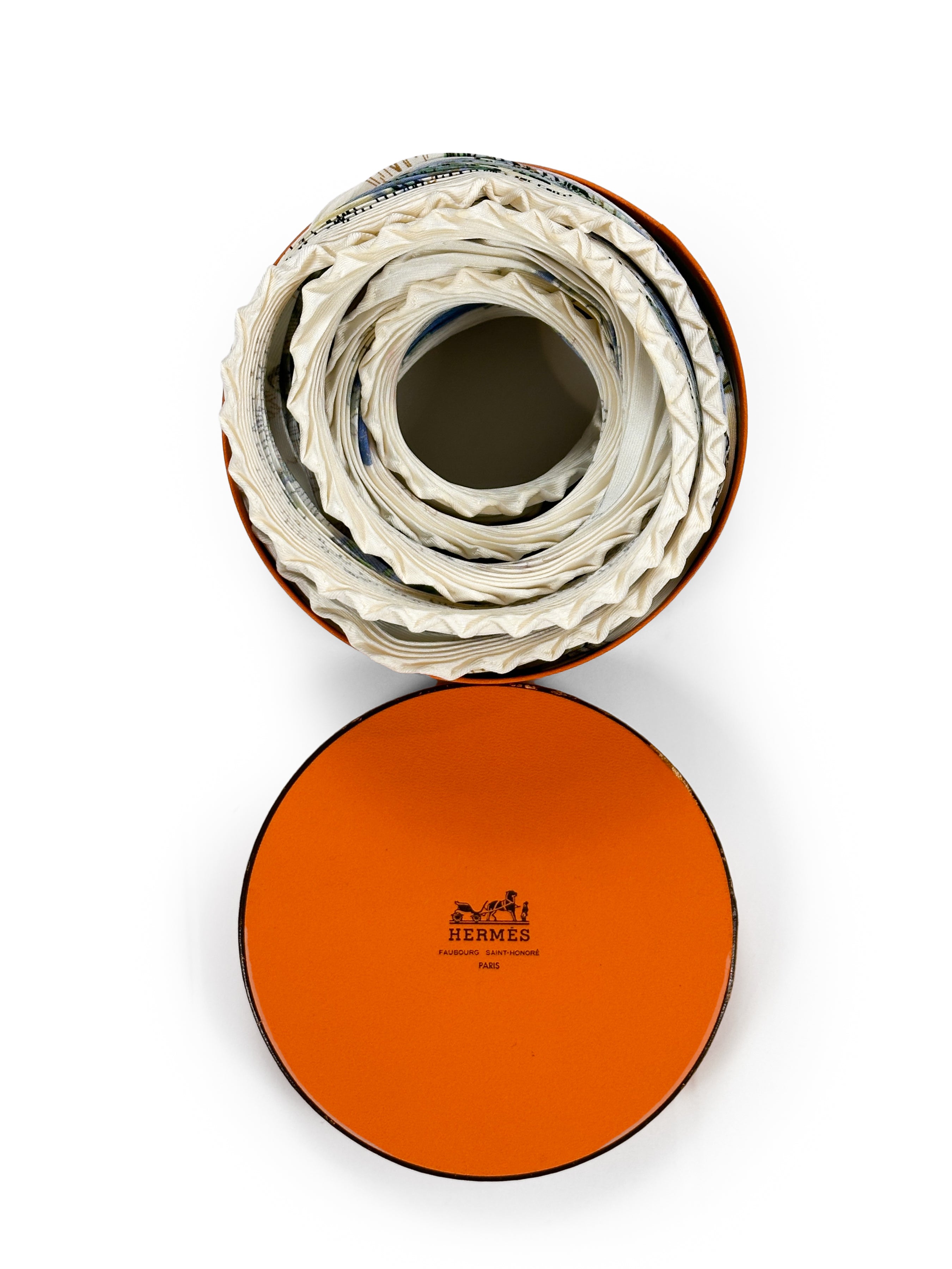 Hermès Les Amazones II Plissé 90