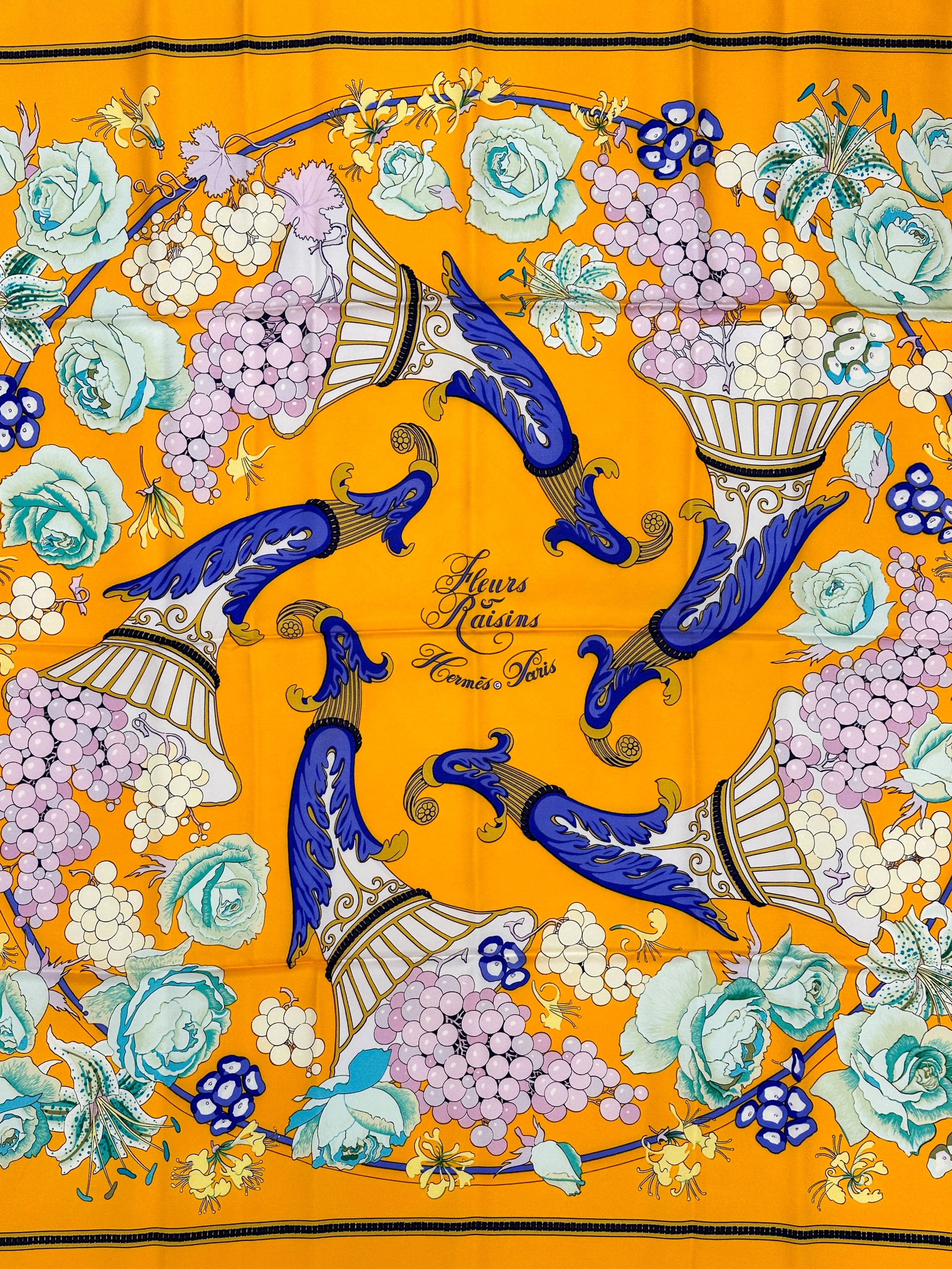 Hermès Fleurs et Raisins 90