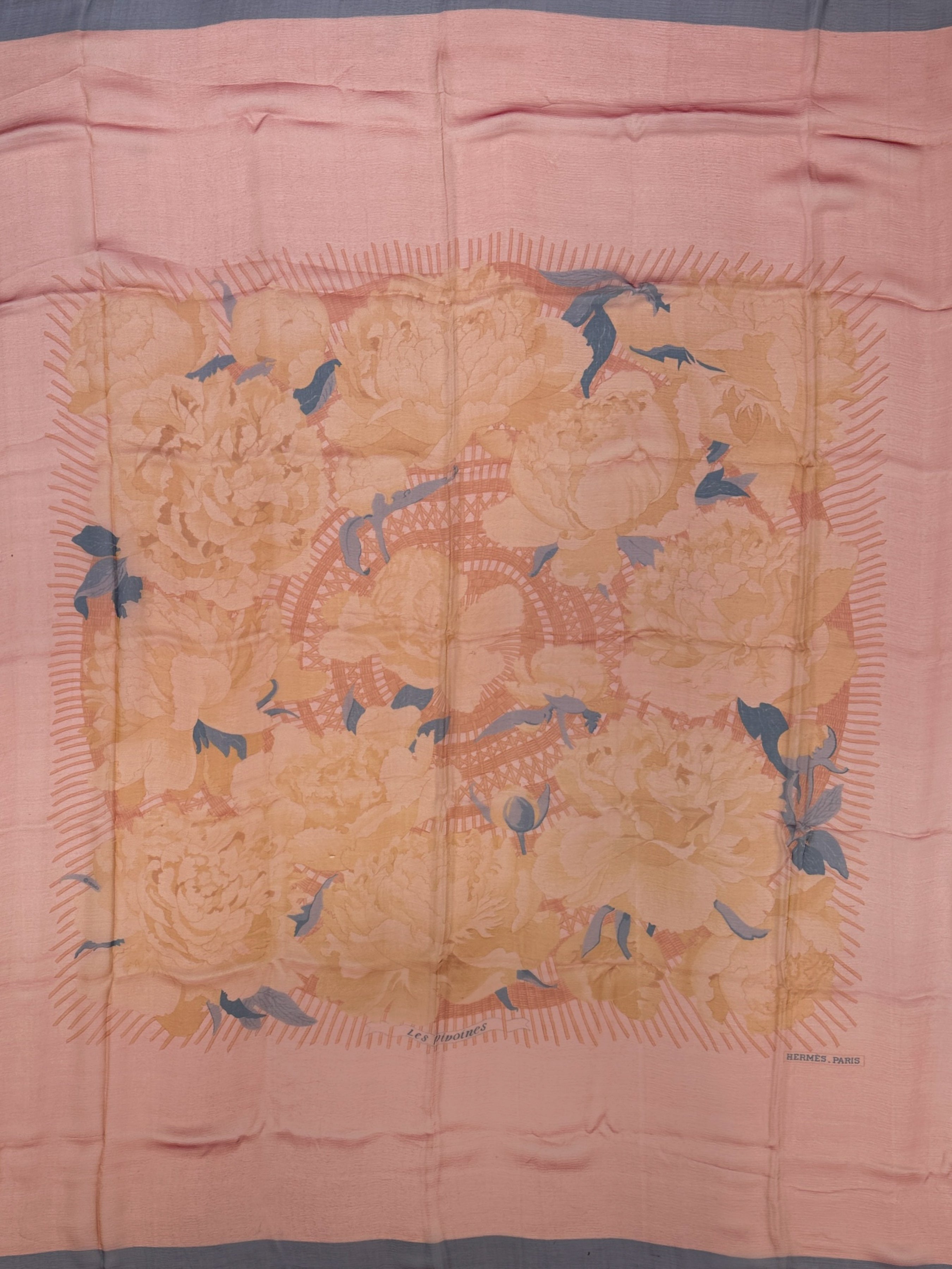 Hermès Les Pivoines Changeant Mousseline 140