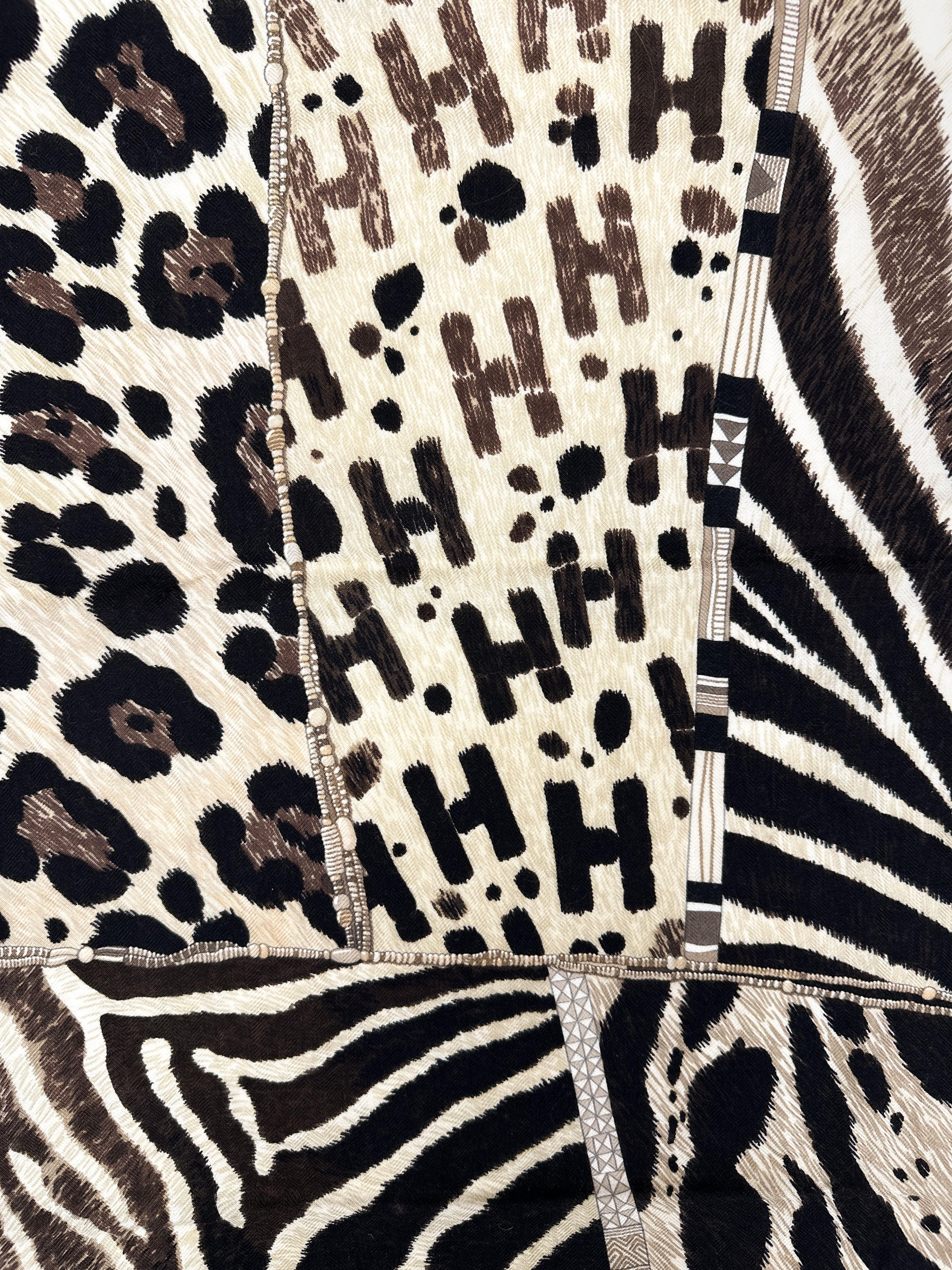 Hermès Pelages et Camouflage Cashmere Silk 90