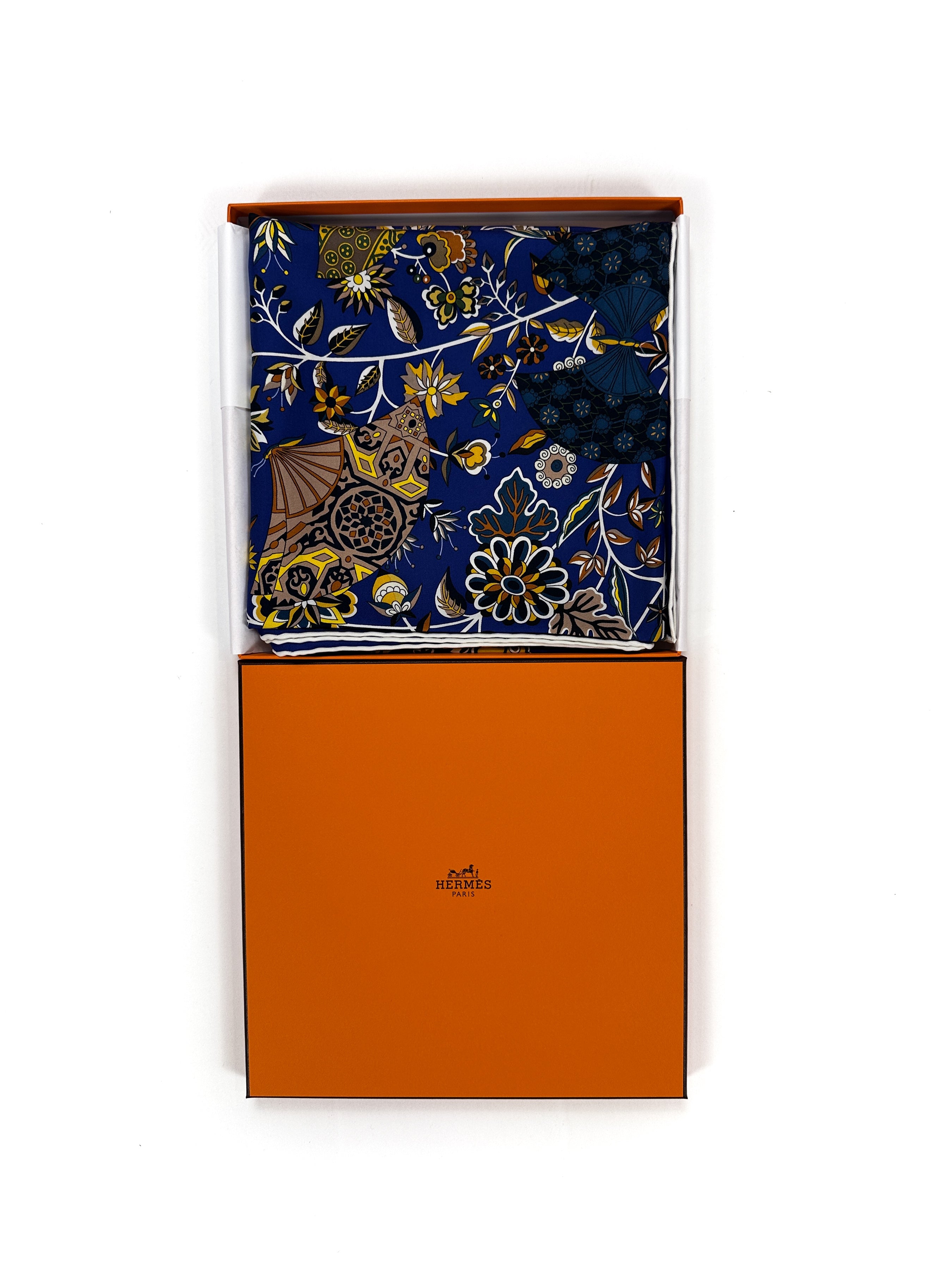 Hermès Fleurs et Papillons de Tissus 90