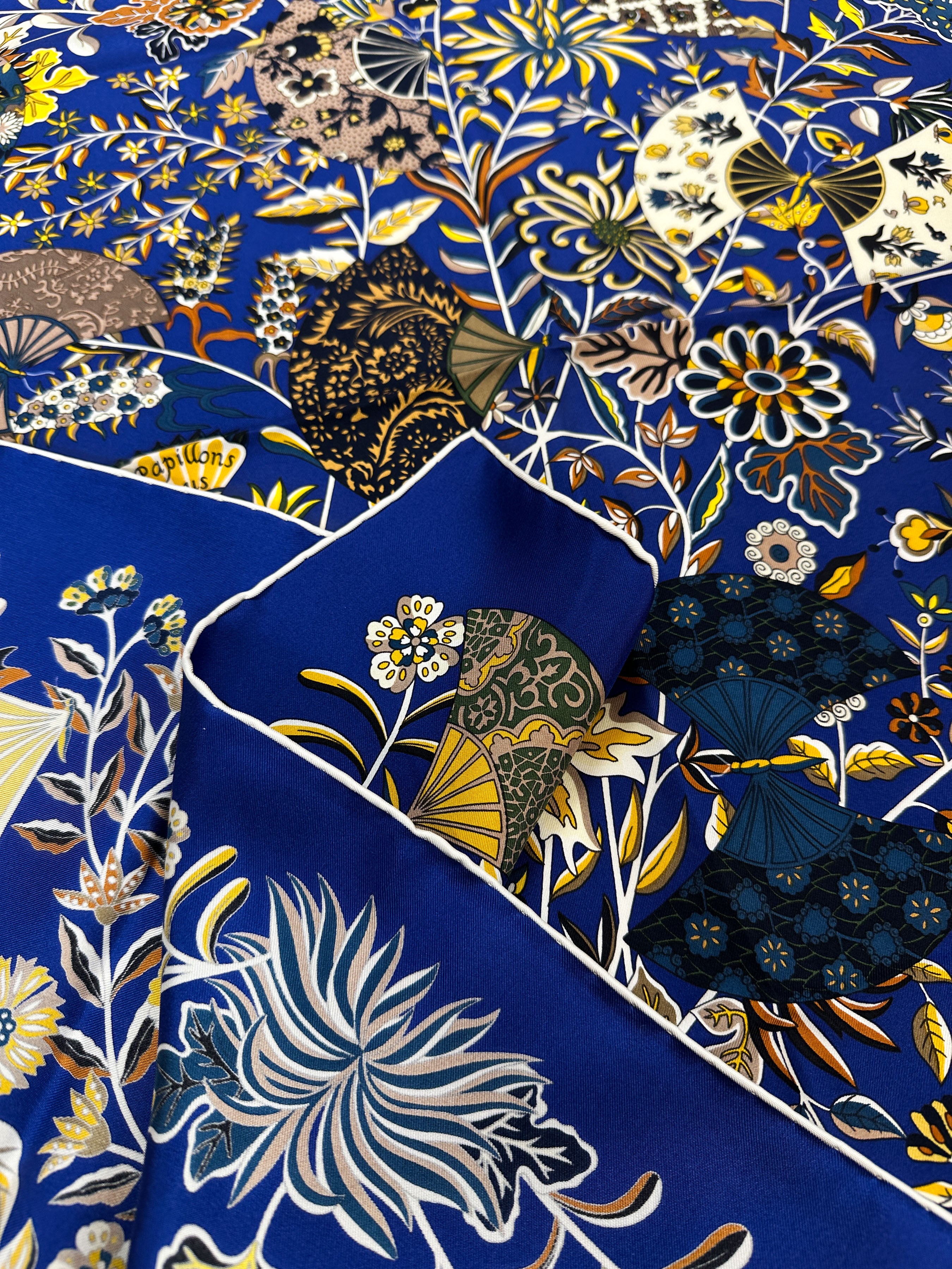 Hermès Fleurs et Papillons de Tissus 90