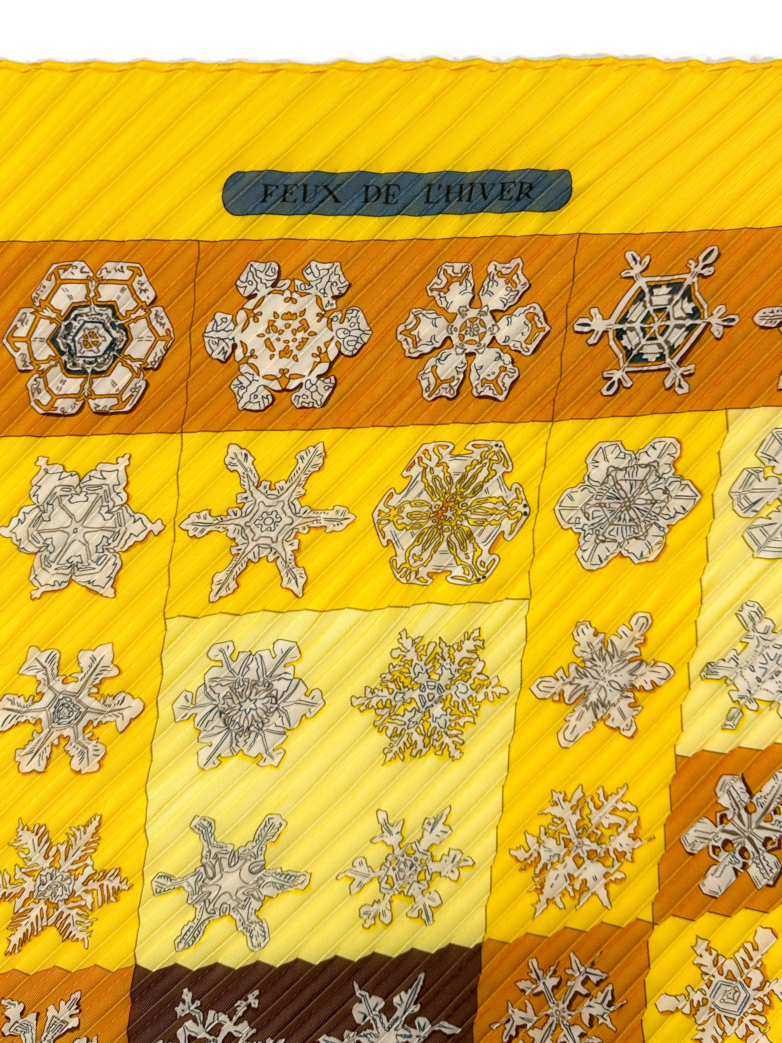 Hermès Feux de L'Hiver Plissé 90