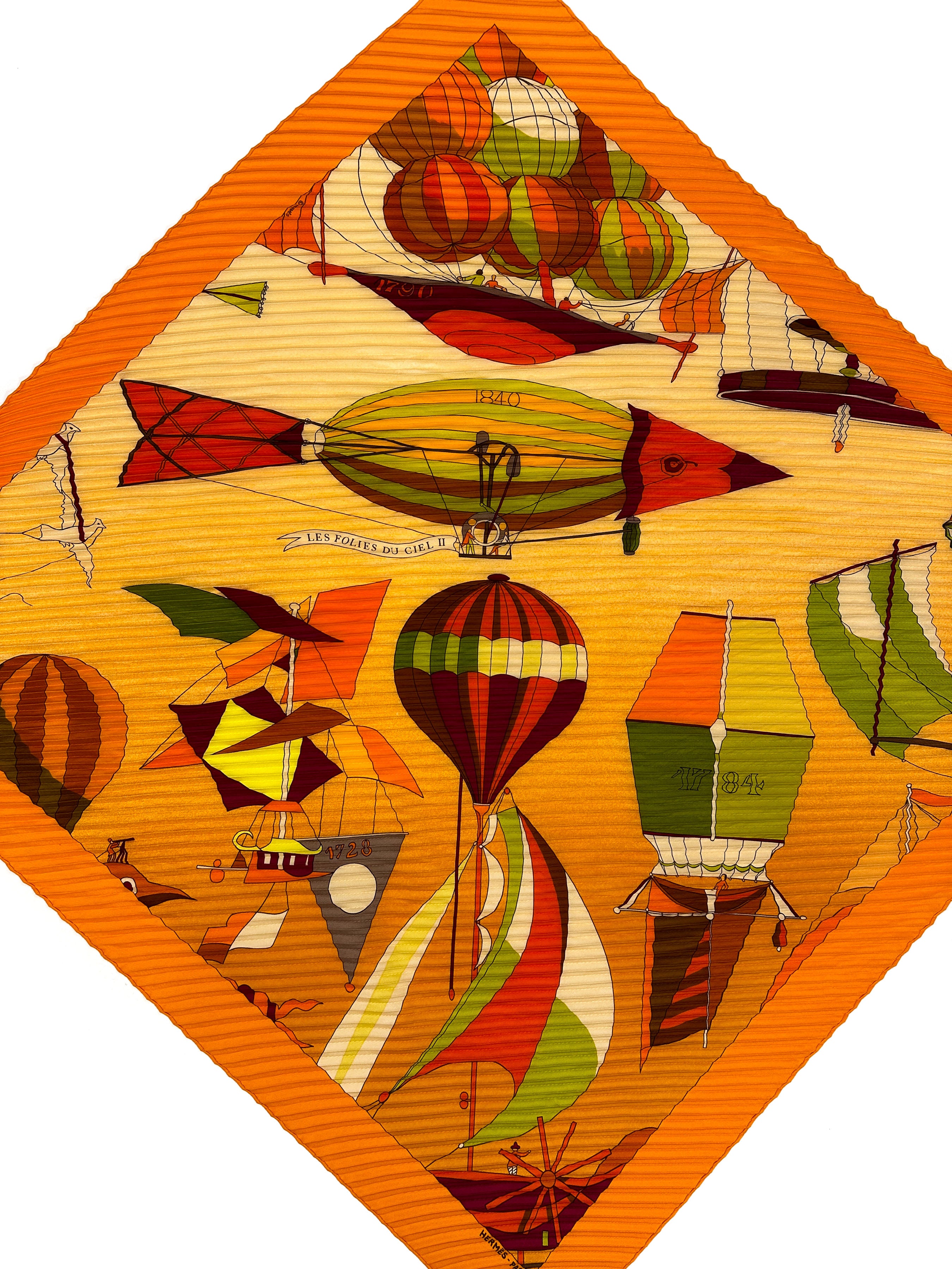 Hermès Folies du Ciel II Plissé 90