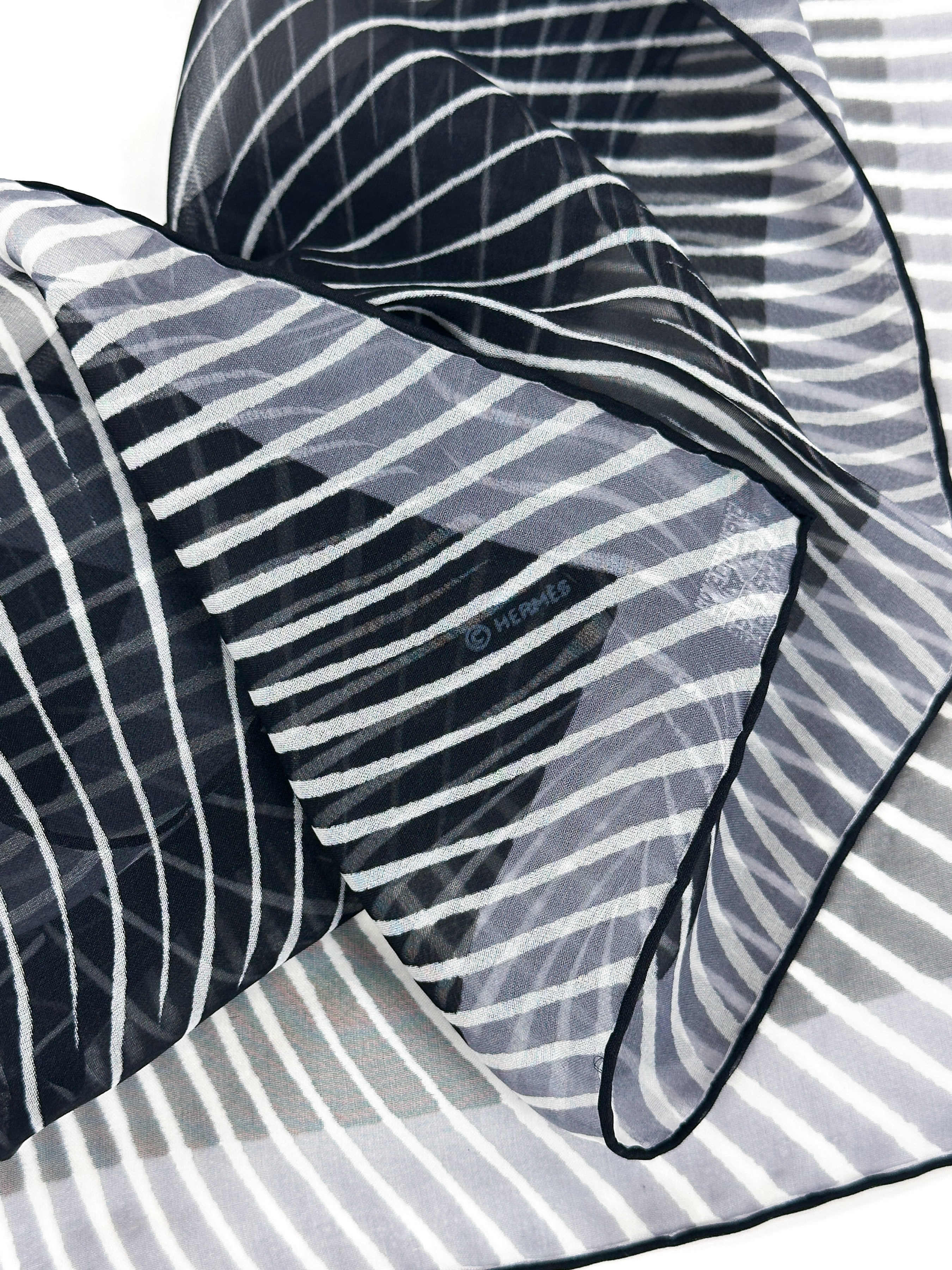 Hermès Soleil Mousseline 45
