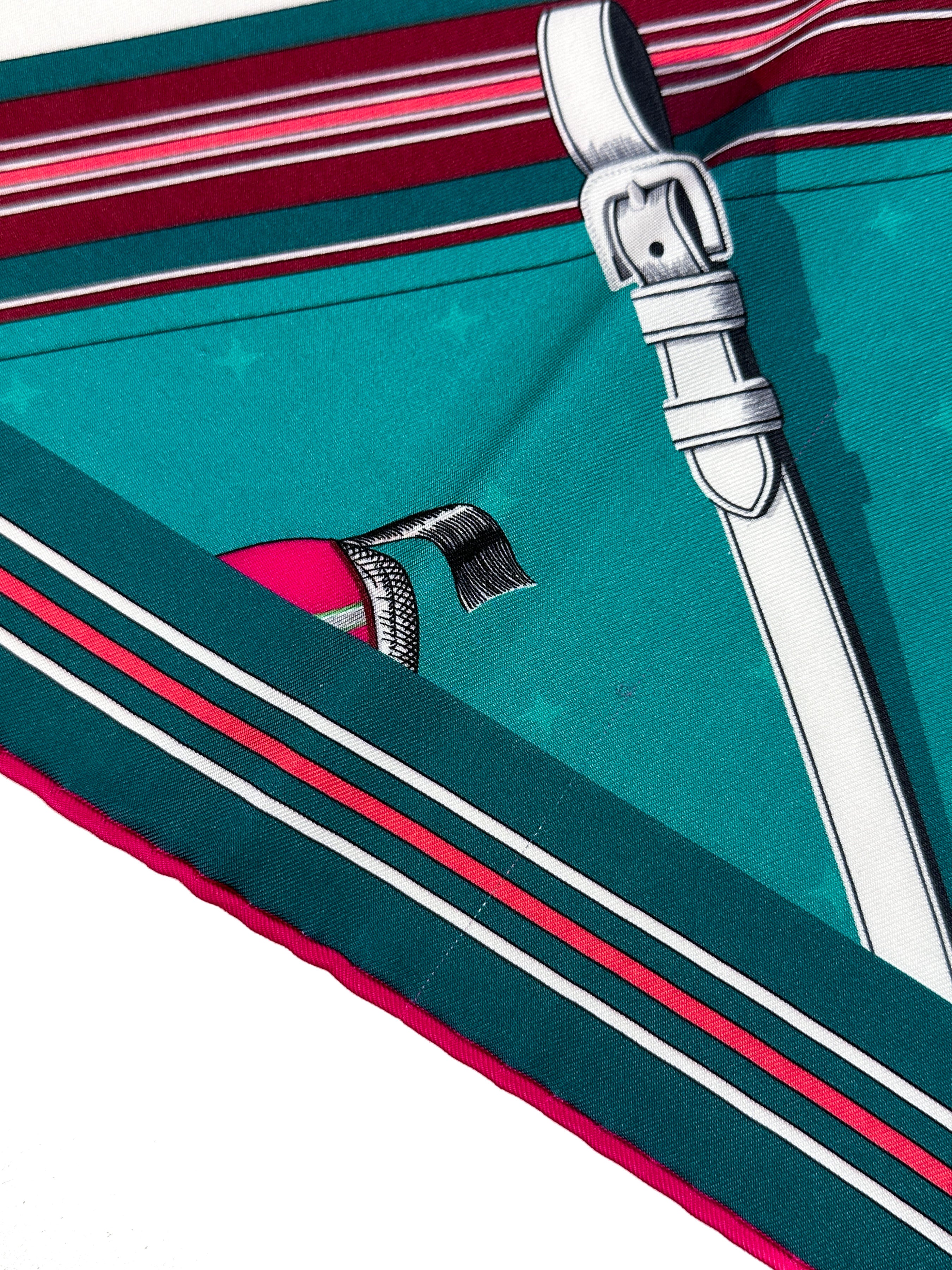 Hermès Couvertures et Tenues de Jour Bandana Double Face 90