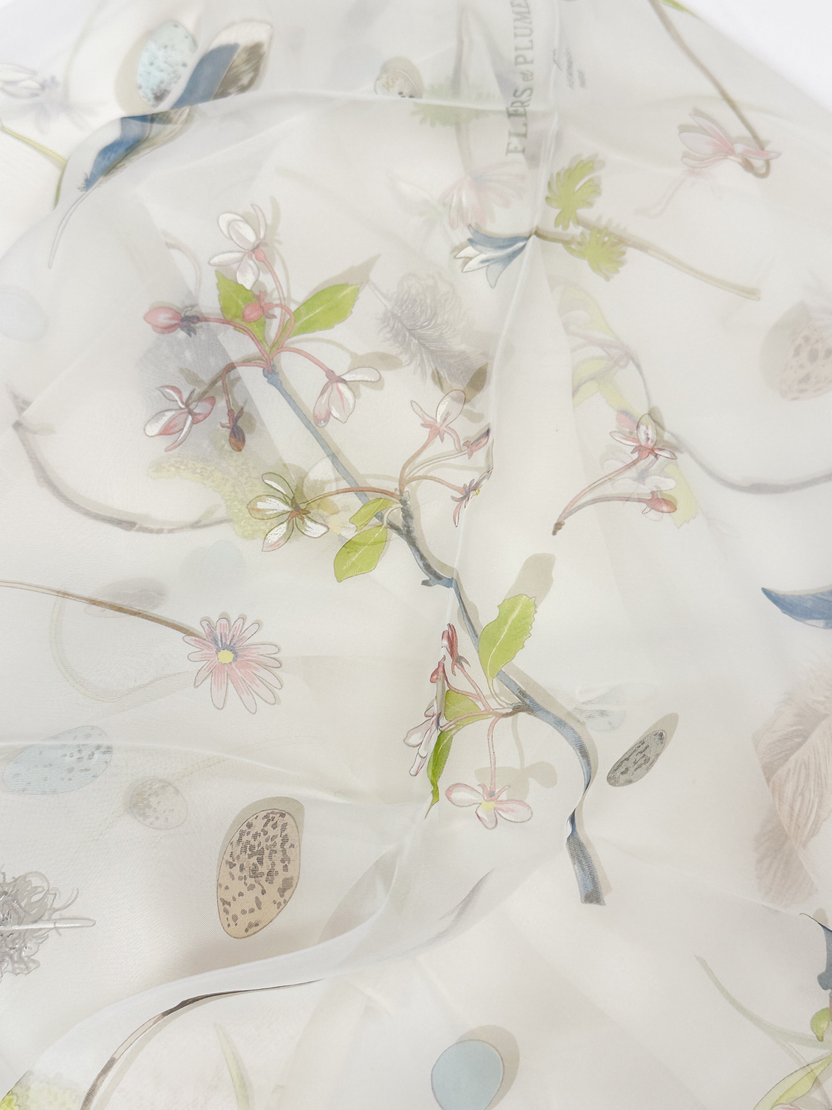 Hermès Fleurs et Plumes Mousseline 90