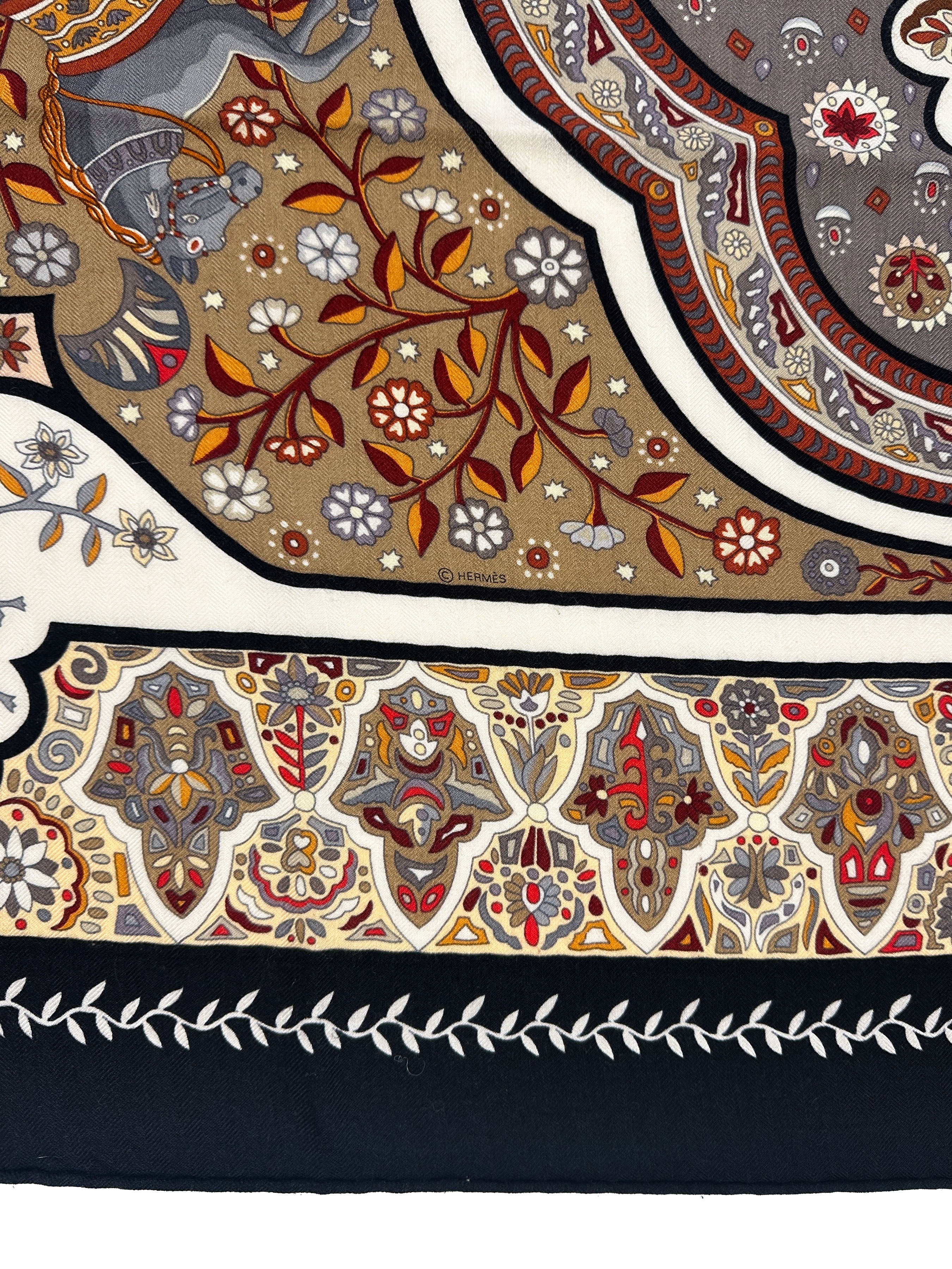 Hermès Aux Portes du Palais Cashmere Silk 140