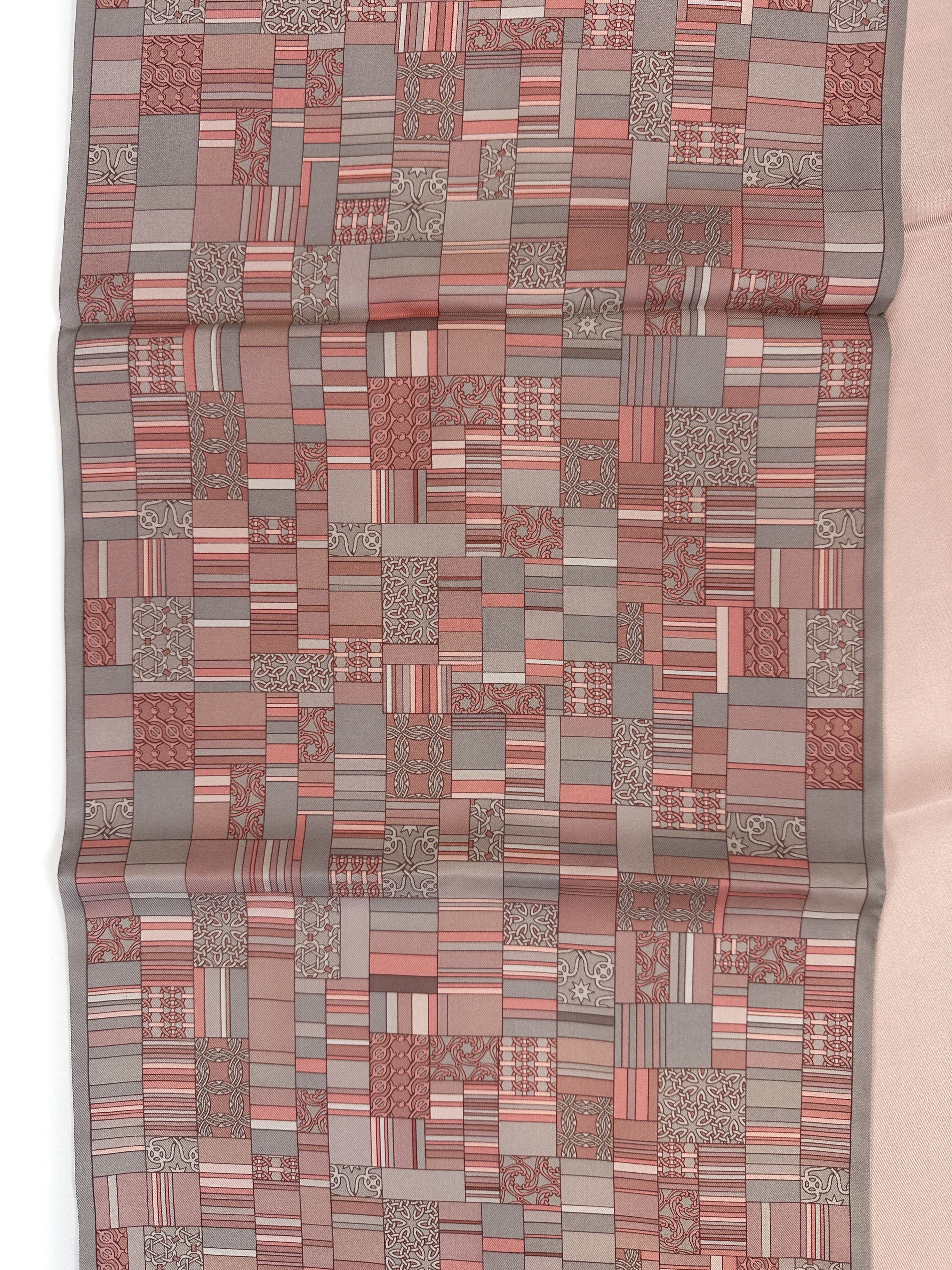 Hermès Geometric Block Shawl