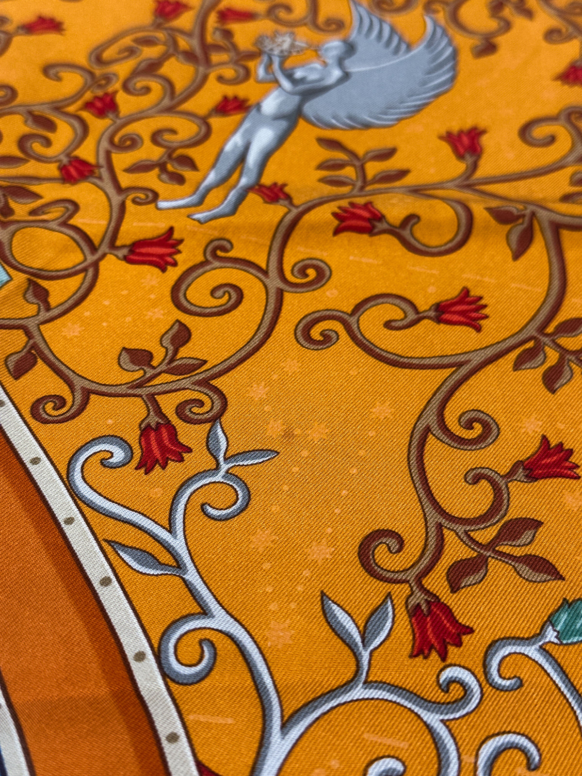 Hermès www.hermes.com 90