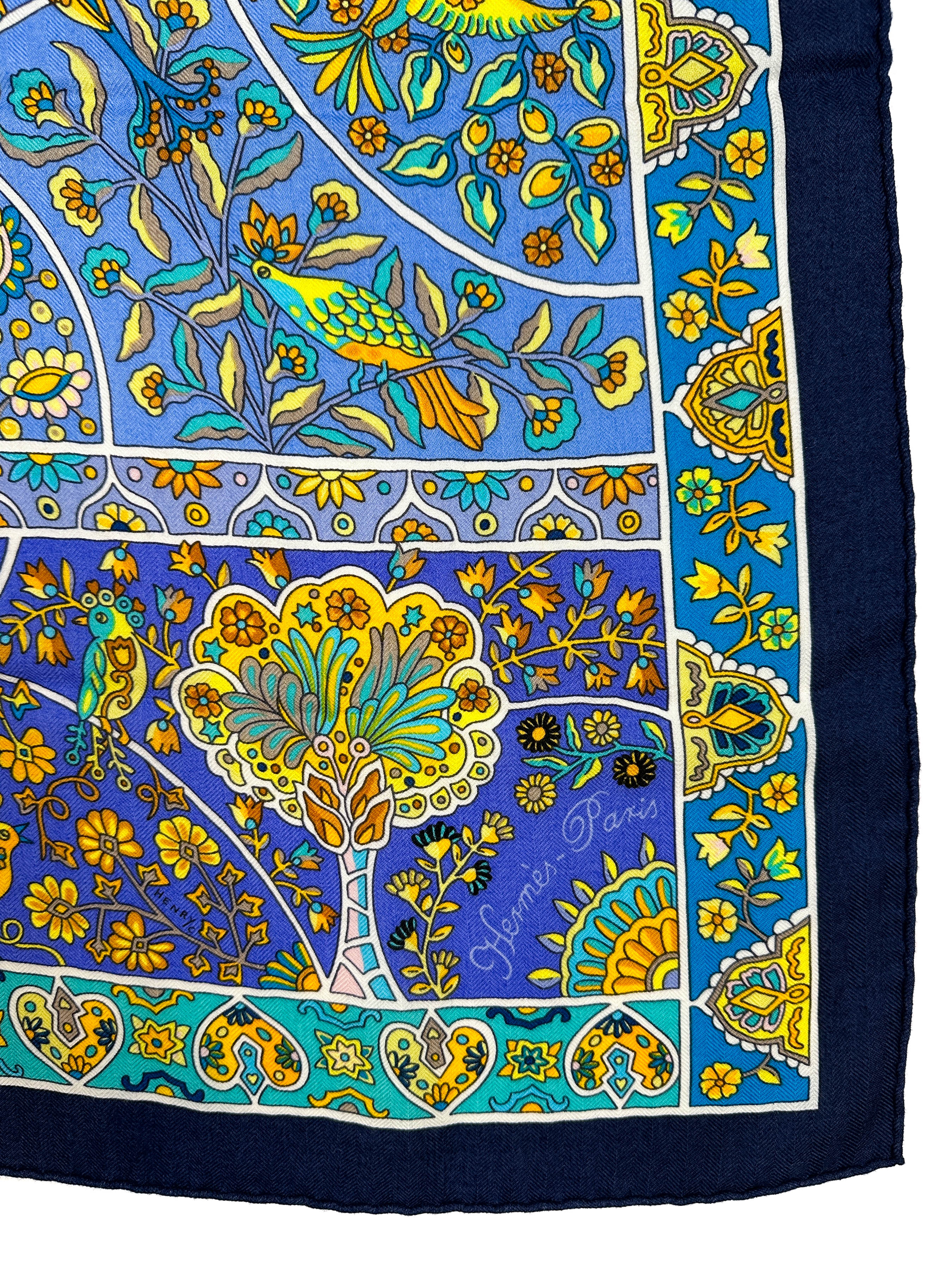 Hermès Au Pays des Oiseaux Fleurs Cashmere Silk 140