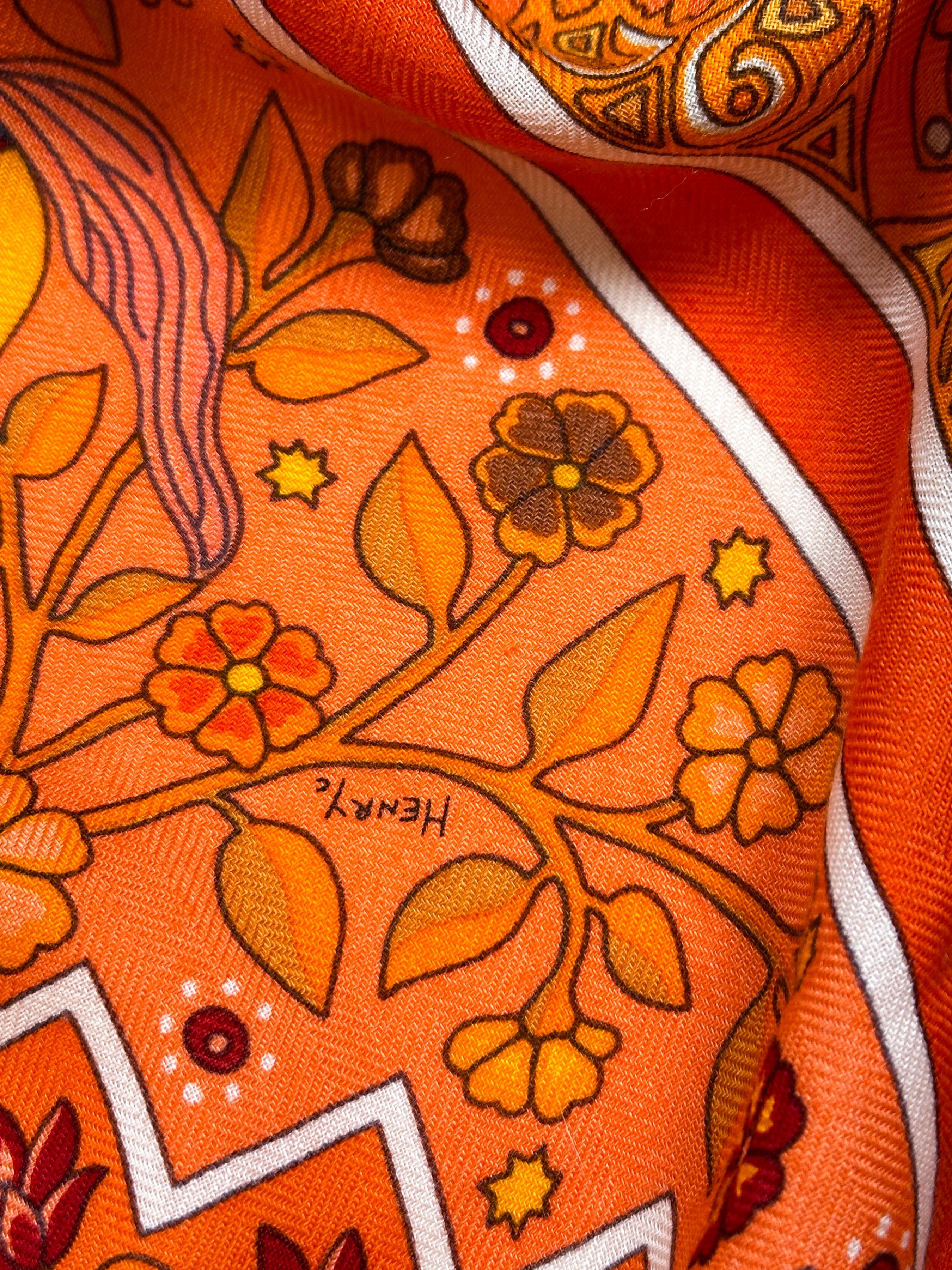 Hermès Aux Portes du Palais Cashmere Silk 140