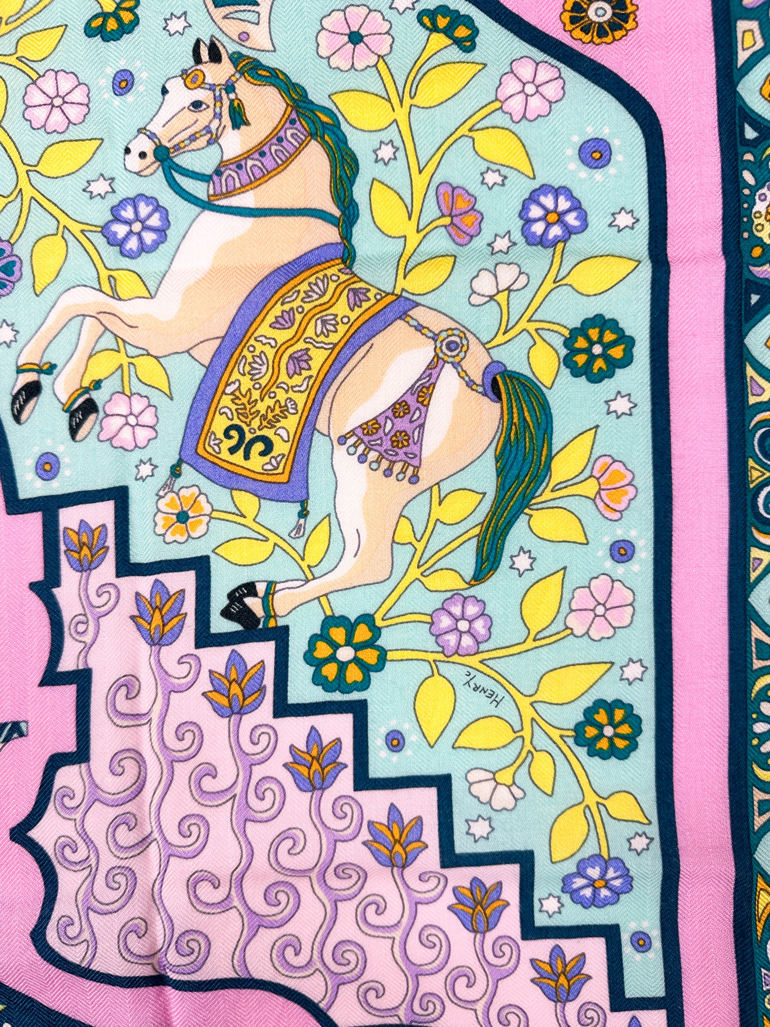 Hermès Aux Portes du Palais Cashmere Silk 140