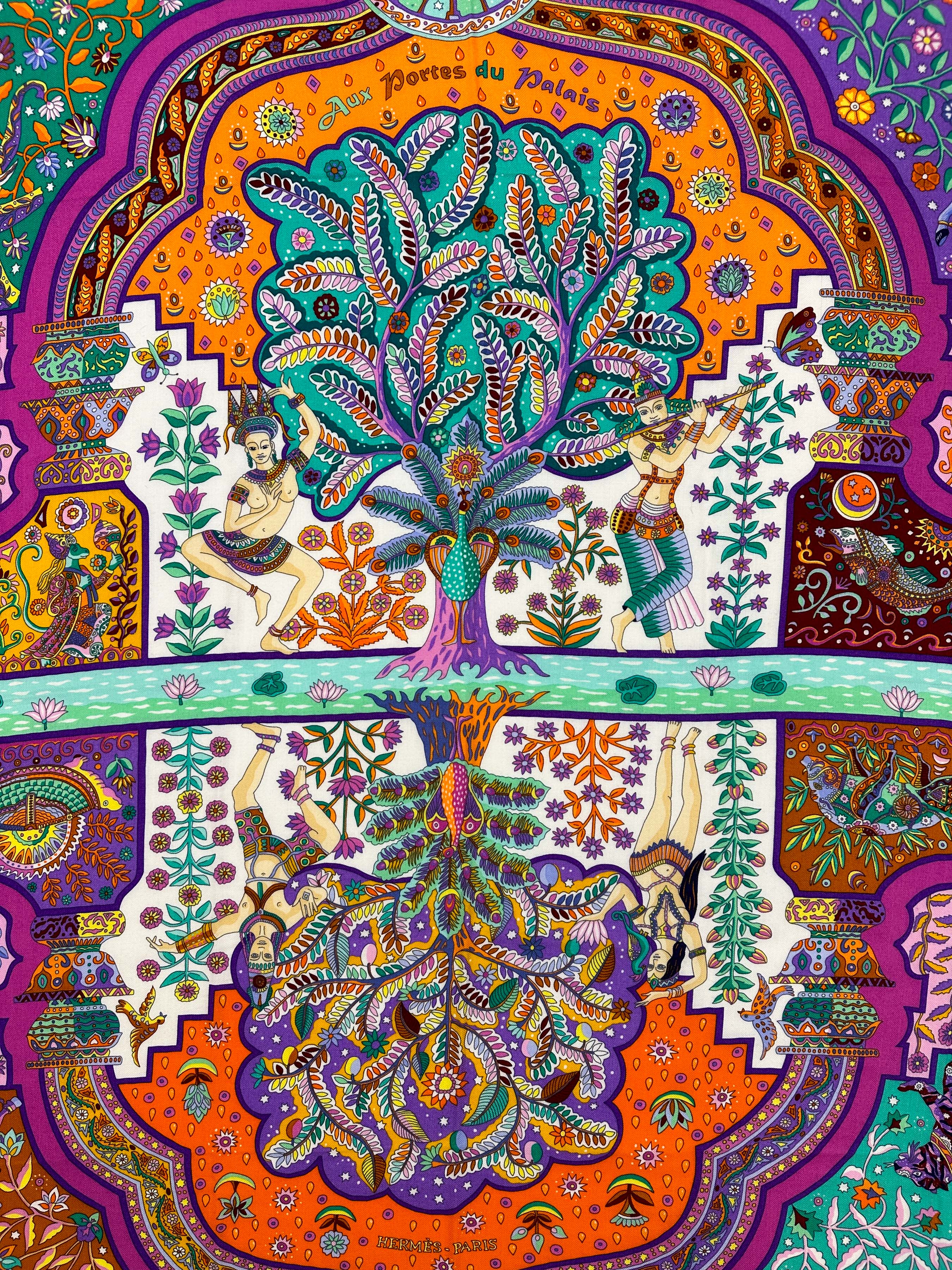 Hermès Aux Portes du Palais Cashmere Silk 140