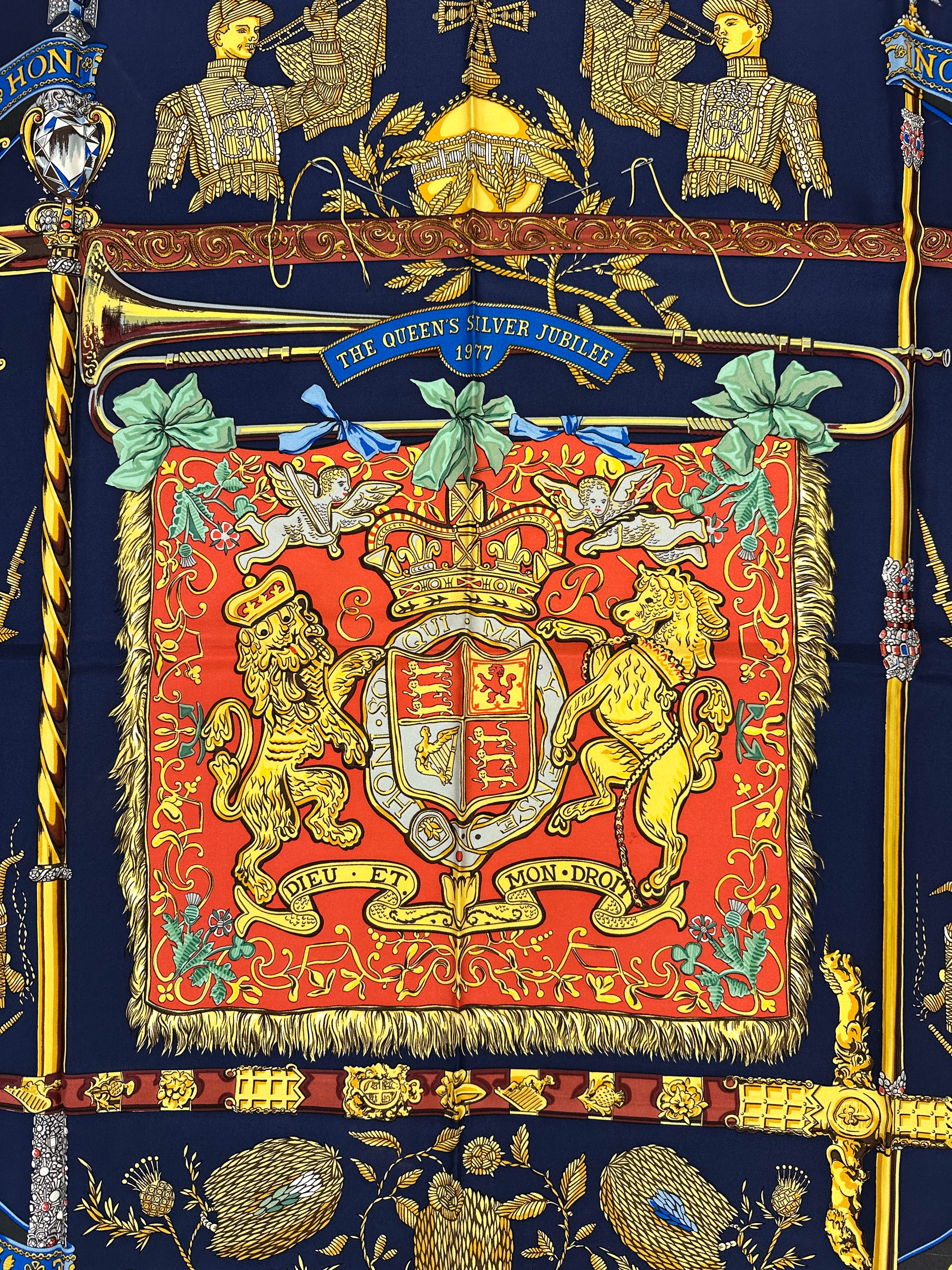 Hermès Special Edition 1977 The Queen's Silver Jubilee Dieu et Mon Droit 90