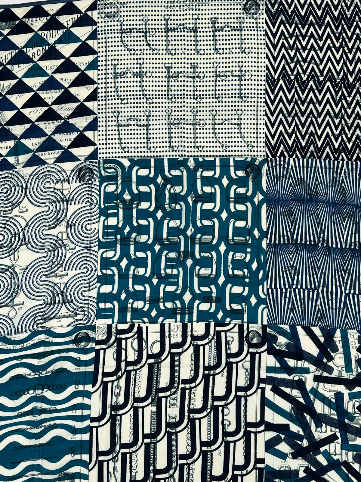 Hermès Manufacture de Boucleries Cashmere Silk 140