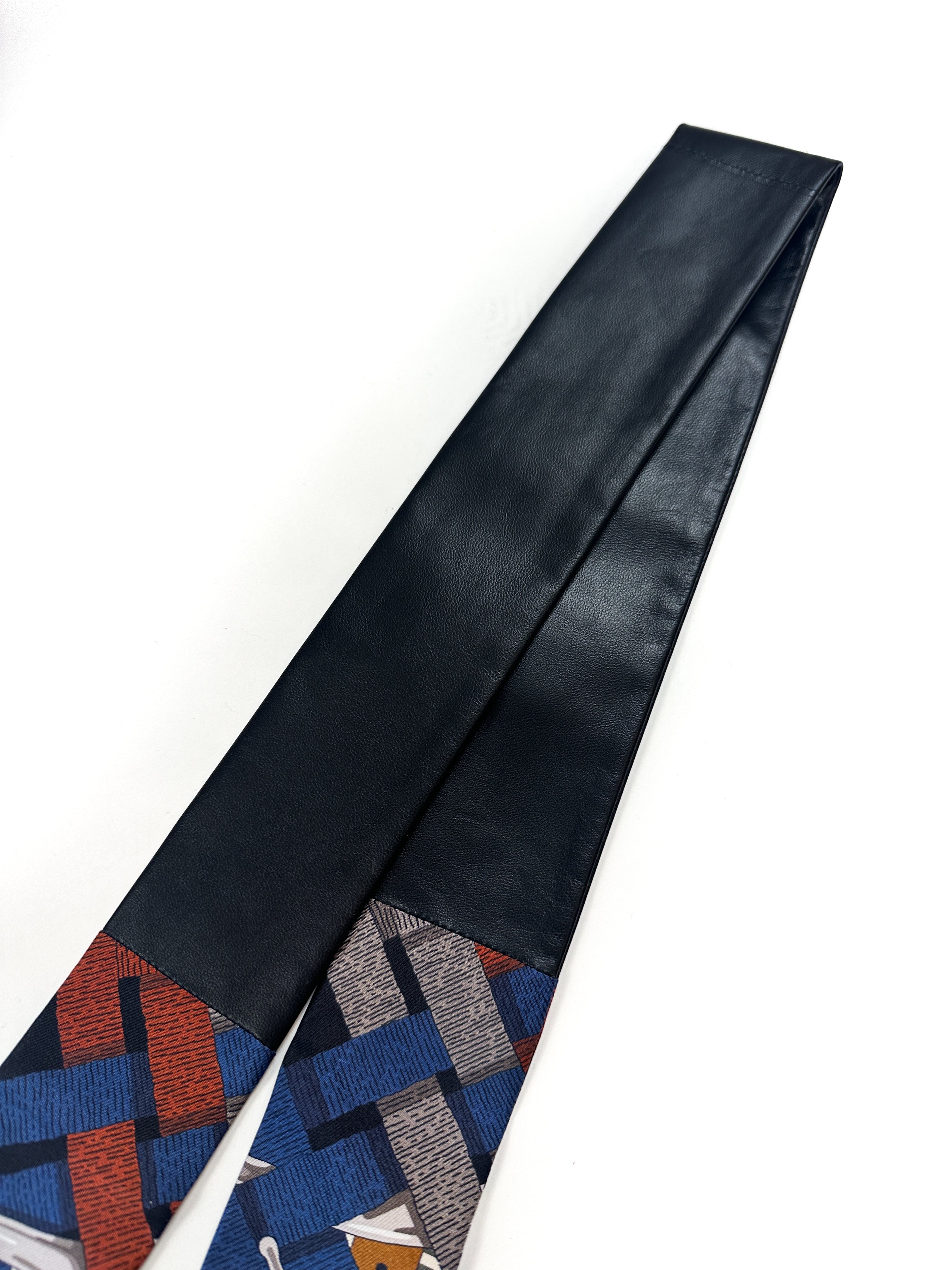 Hermès Mors à Jouets Chemise Long Leather Twilly