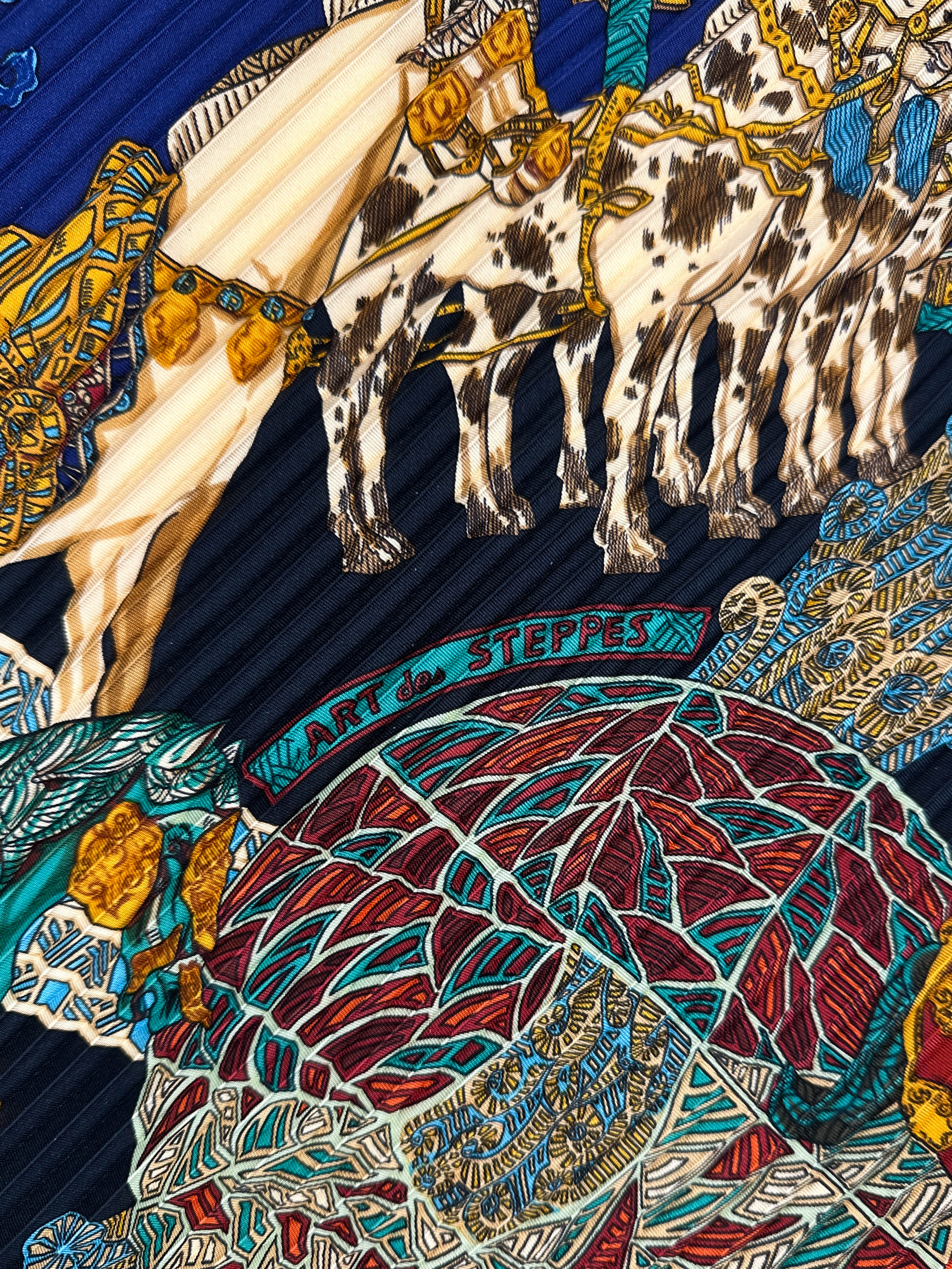 Hermès Art Des Steppes Plissé 90