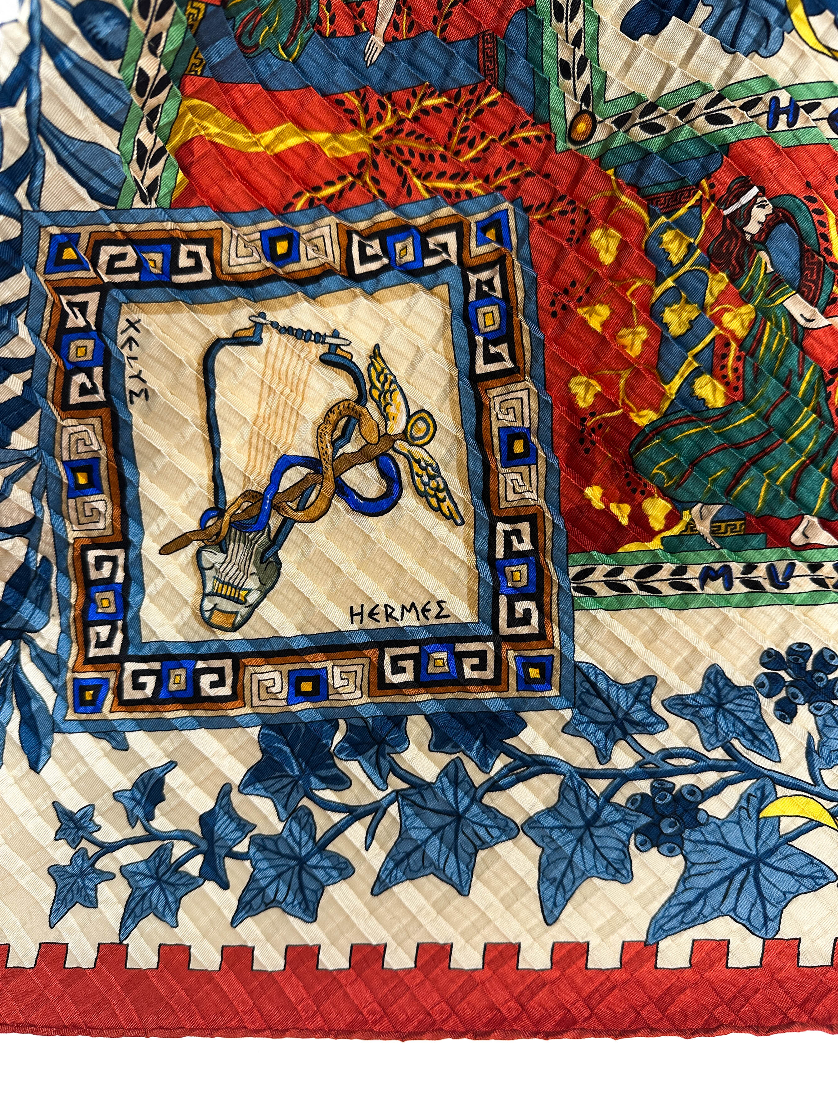 Hermès Musique des Dieux Mosaic Plissé 90