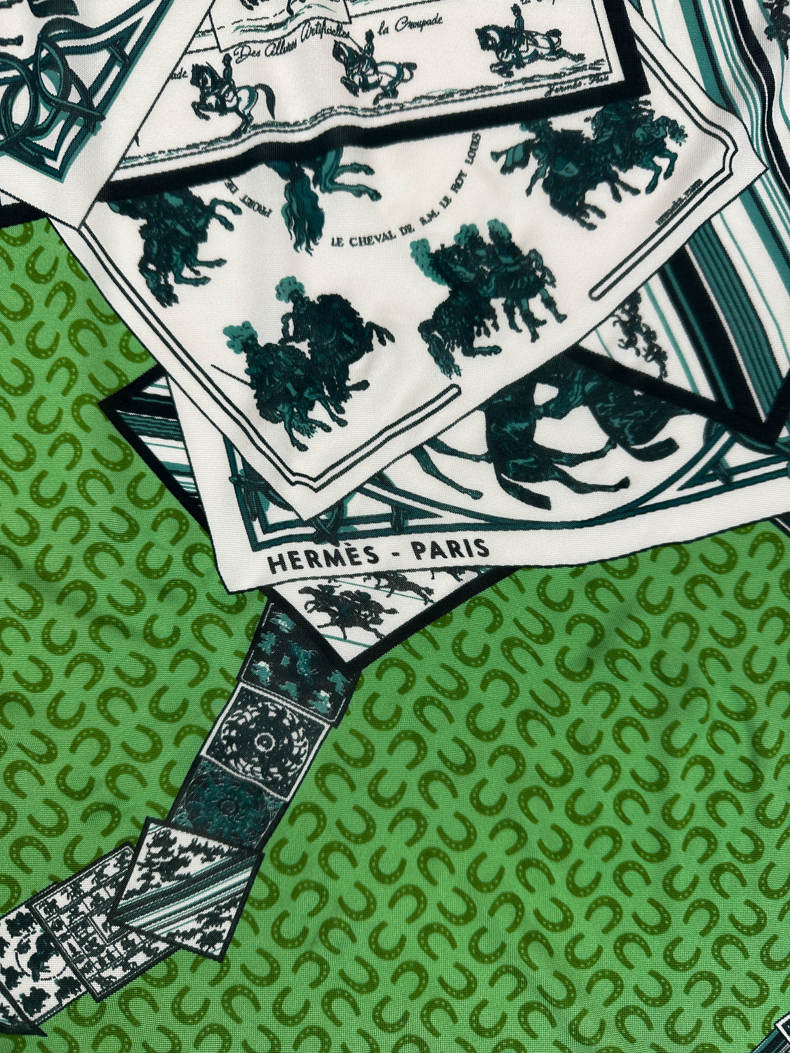 Hermès À Cheval Sur Mon Carré Silk Jersey 90