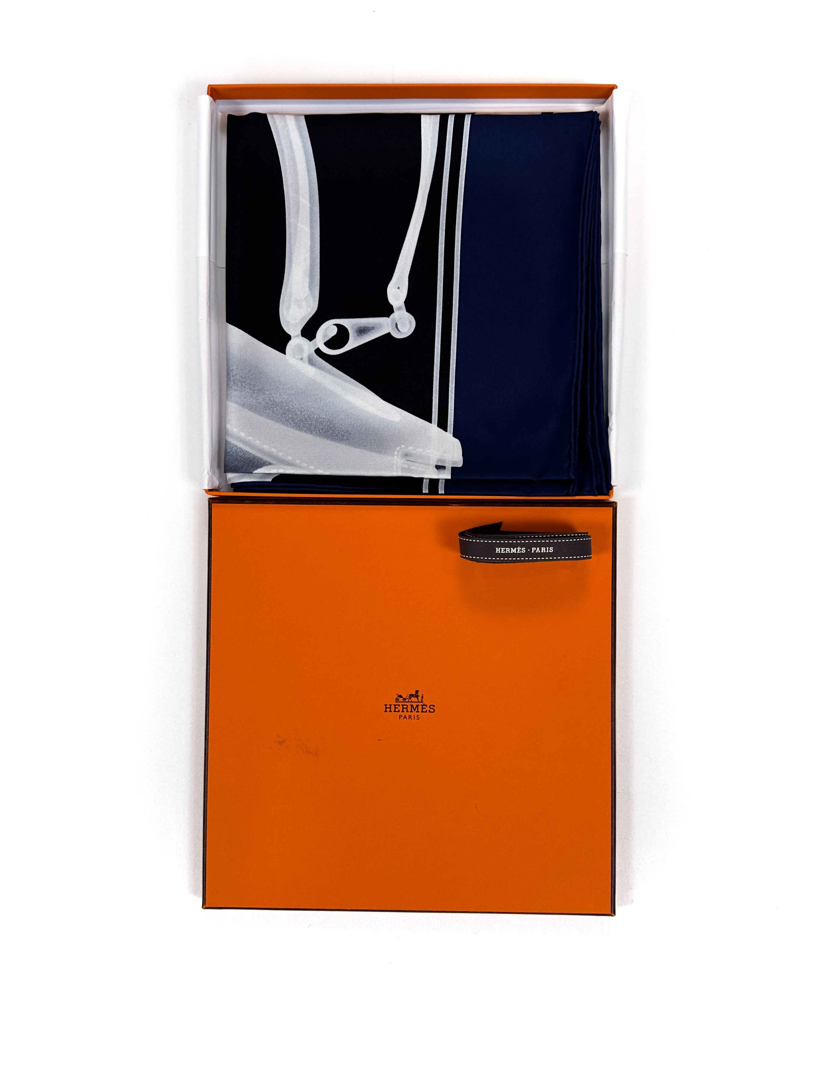 Hermès Please, Check in 90