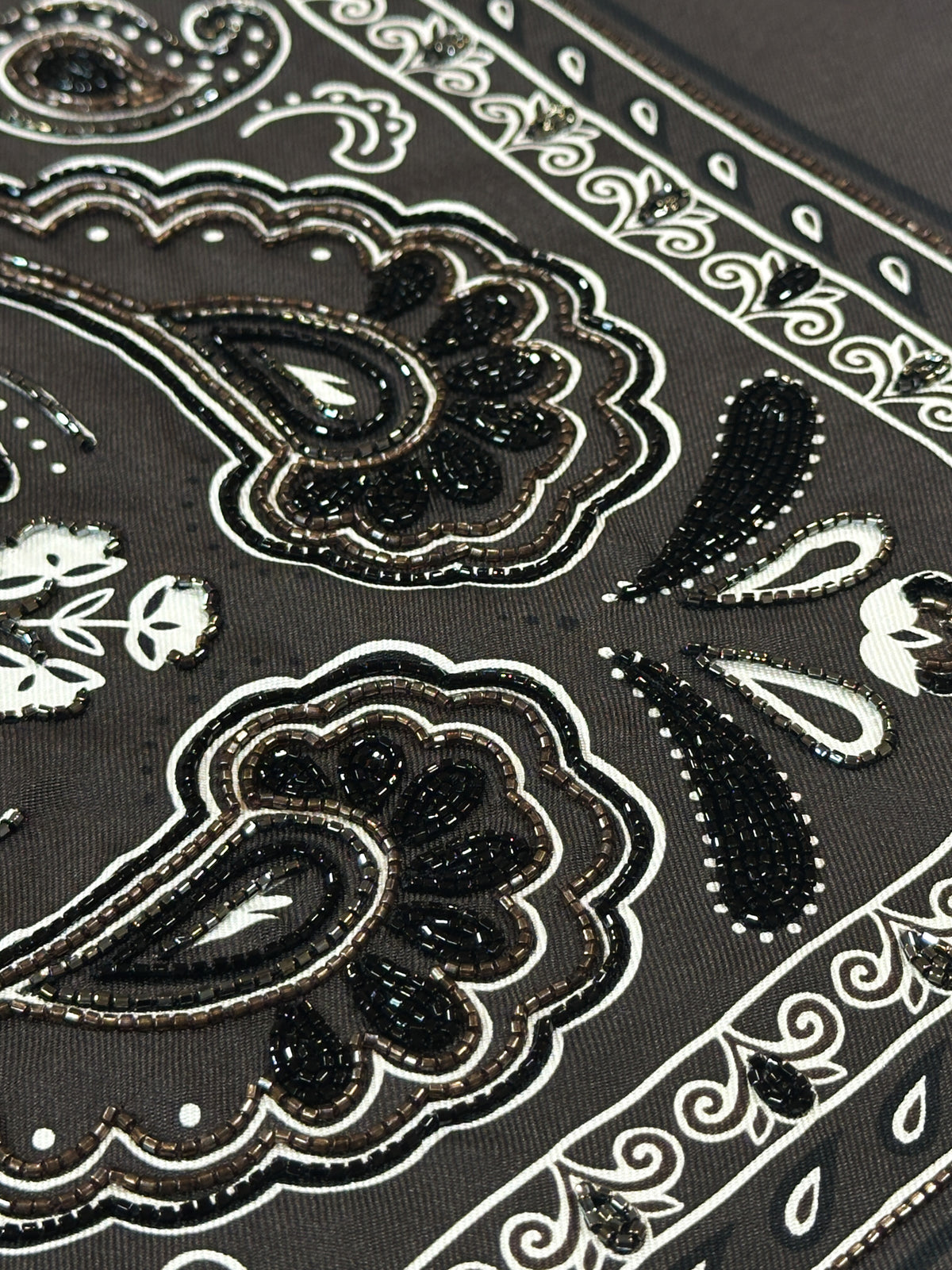 Hermès Guépards Beaded Exceptional 90