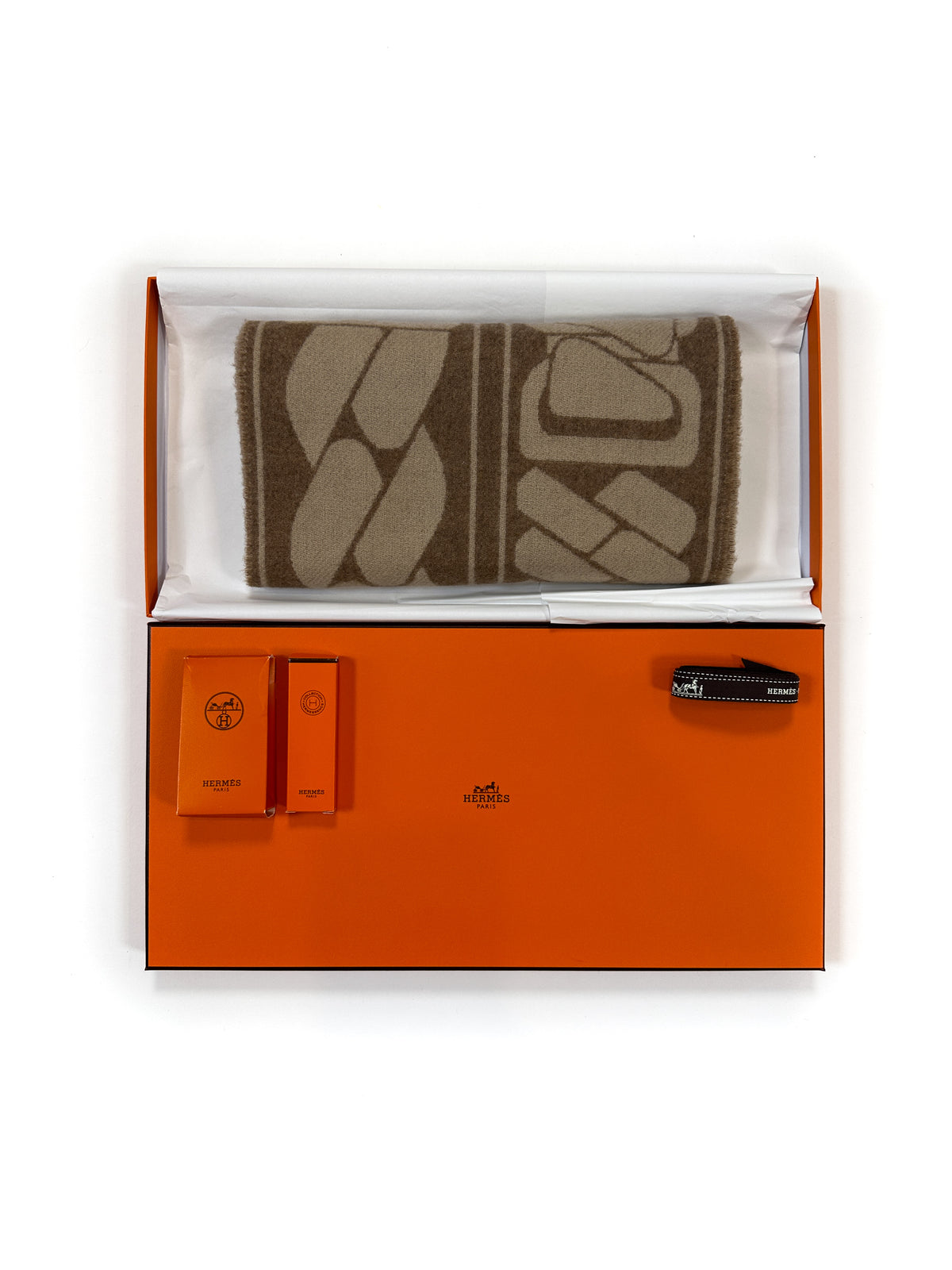 Hermès Clic, C'est Noue Cashmere Shawl