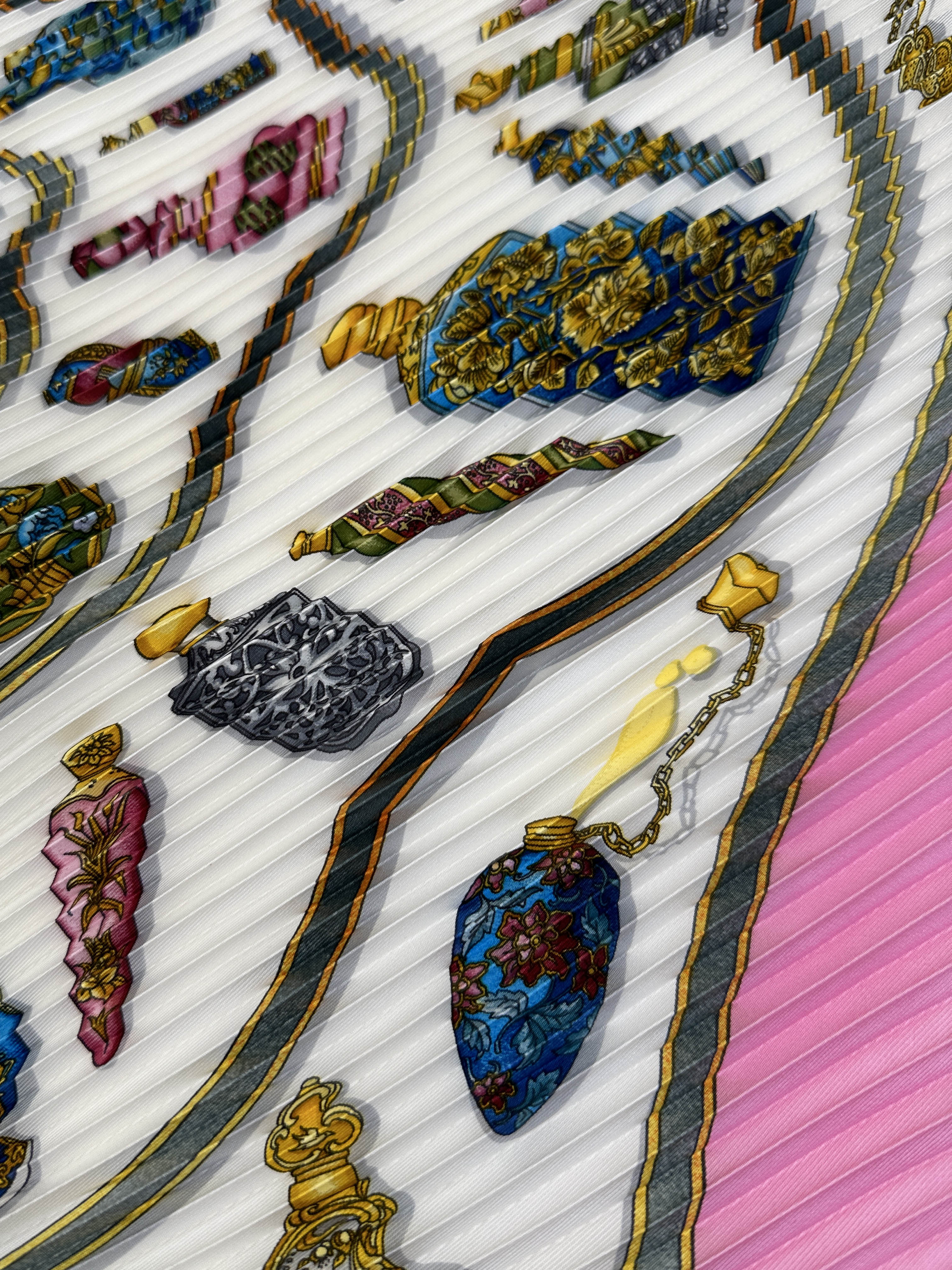 Hermès Flacons Plissé 90