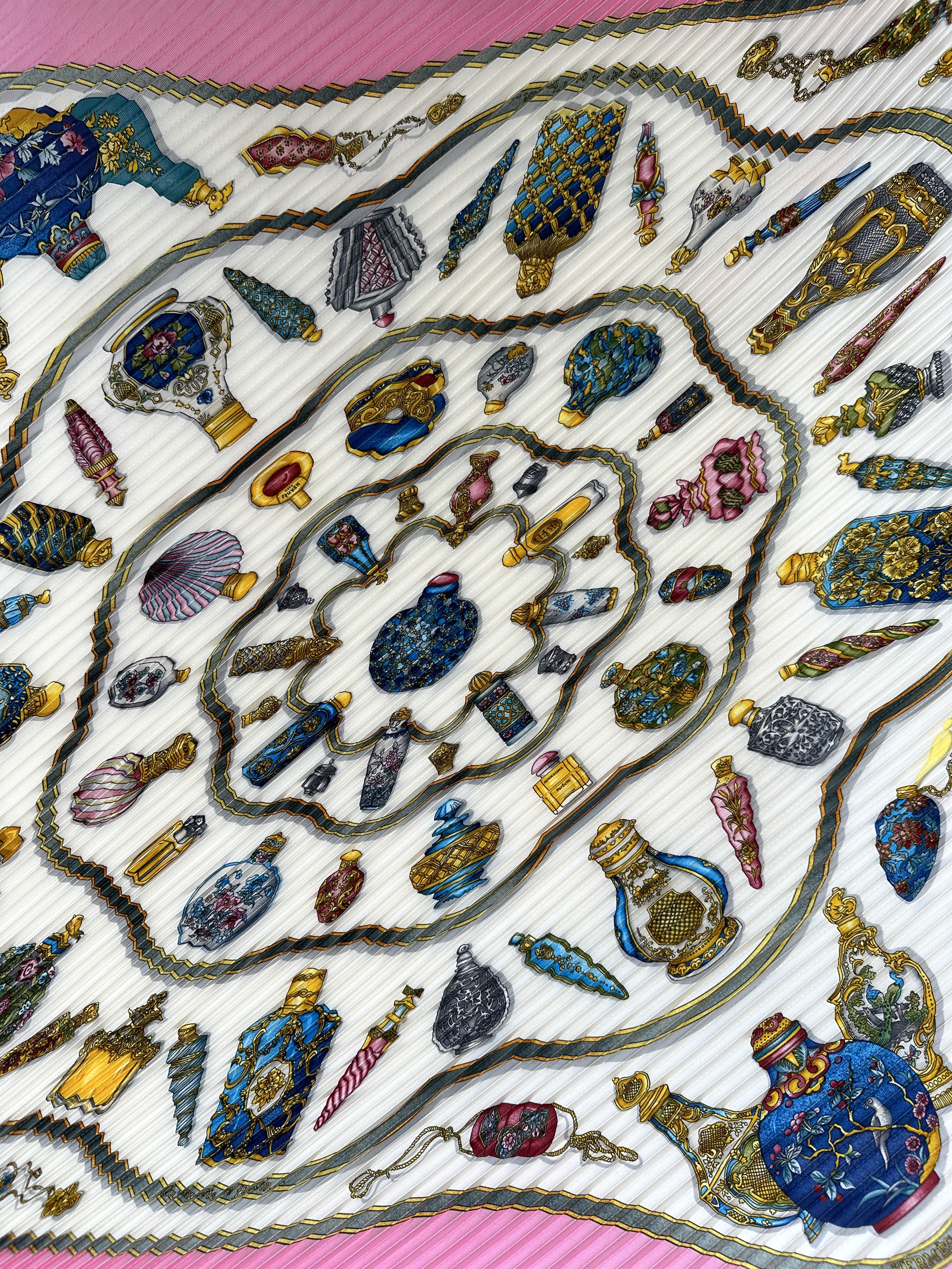 Hermès Flacons Plissé 90