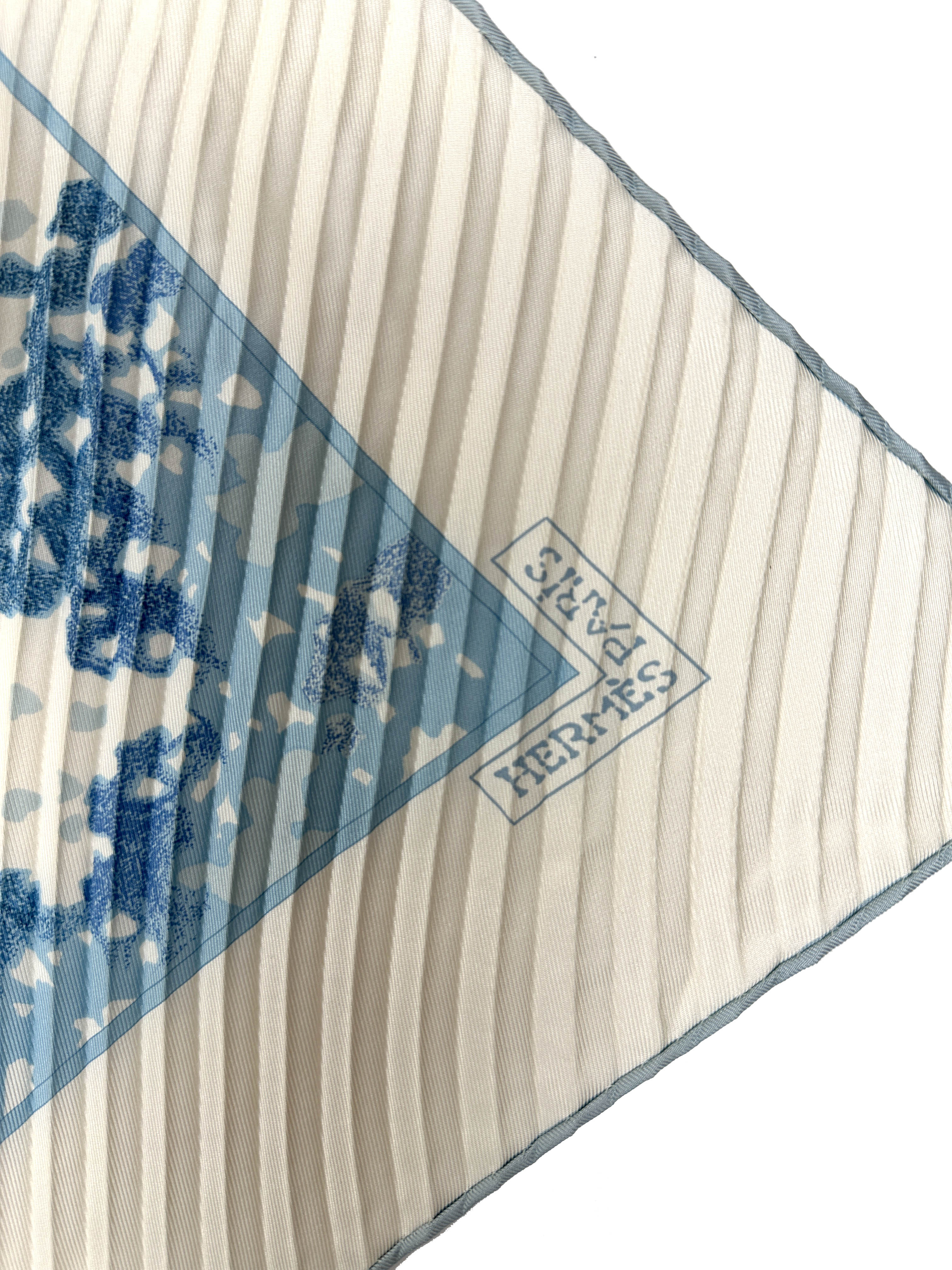 Hermès Trois Feuilles Plissé 90