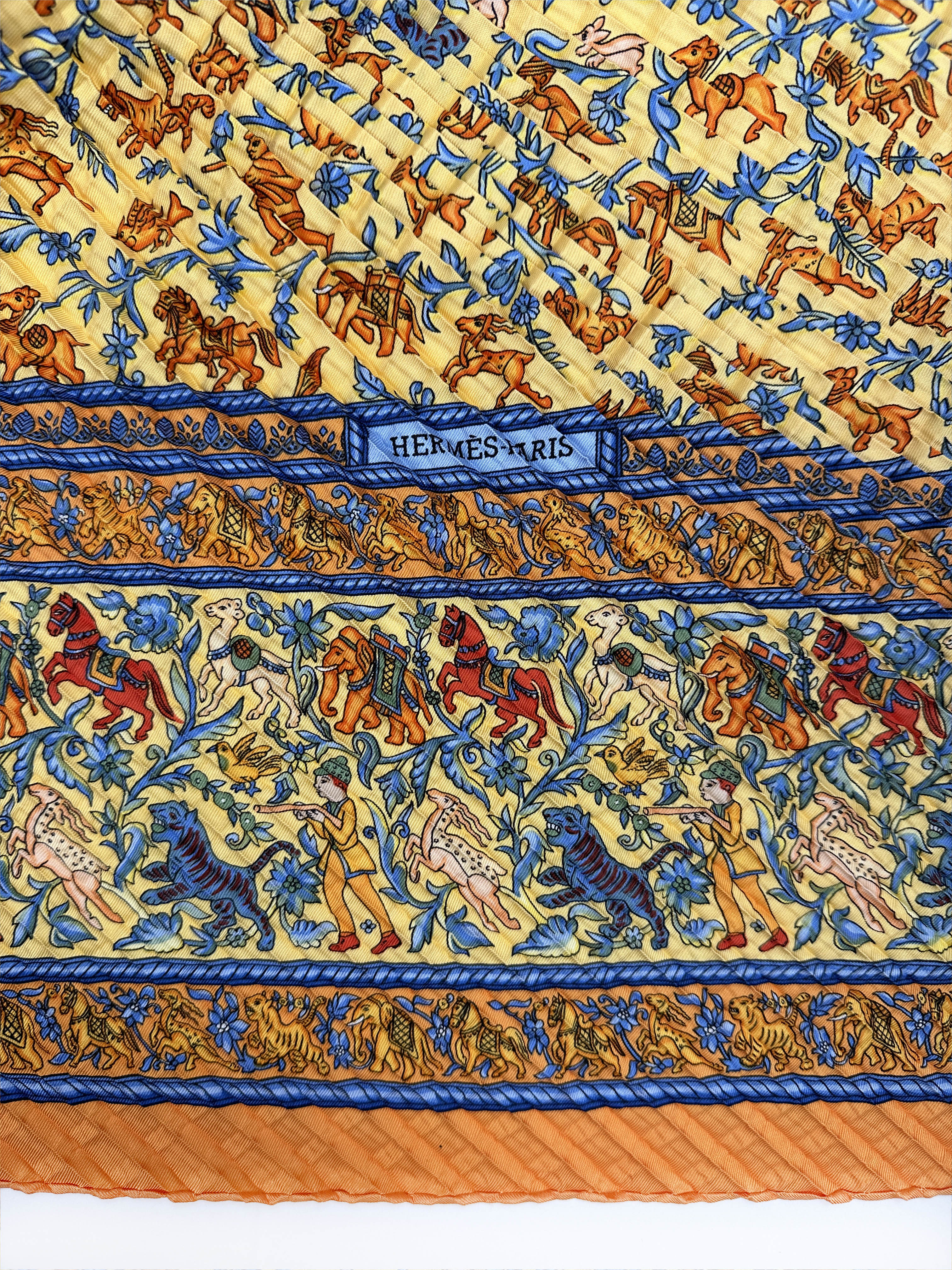 Hermès Chasse en Inde Mosaic Plissé 90
