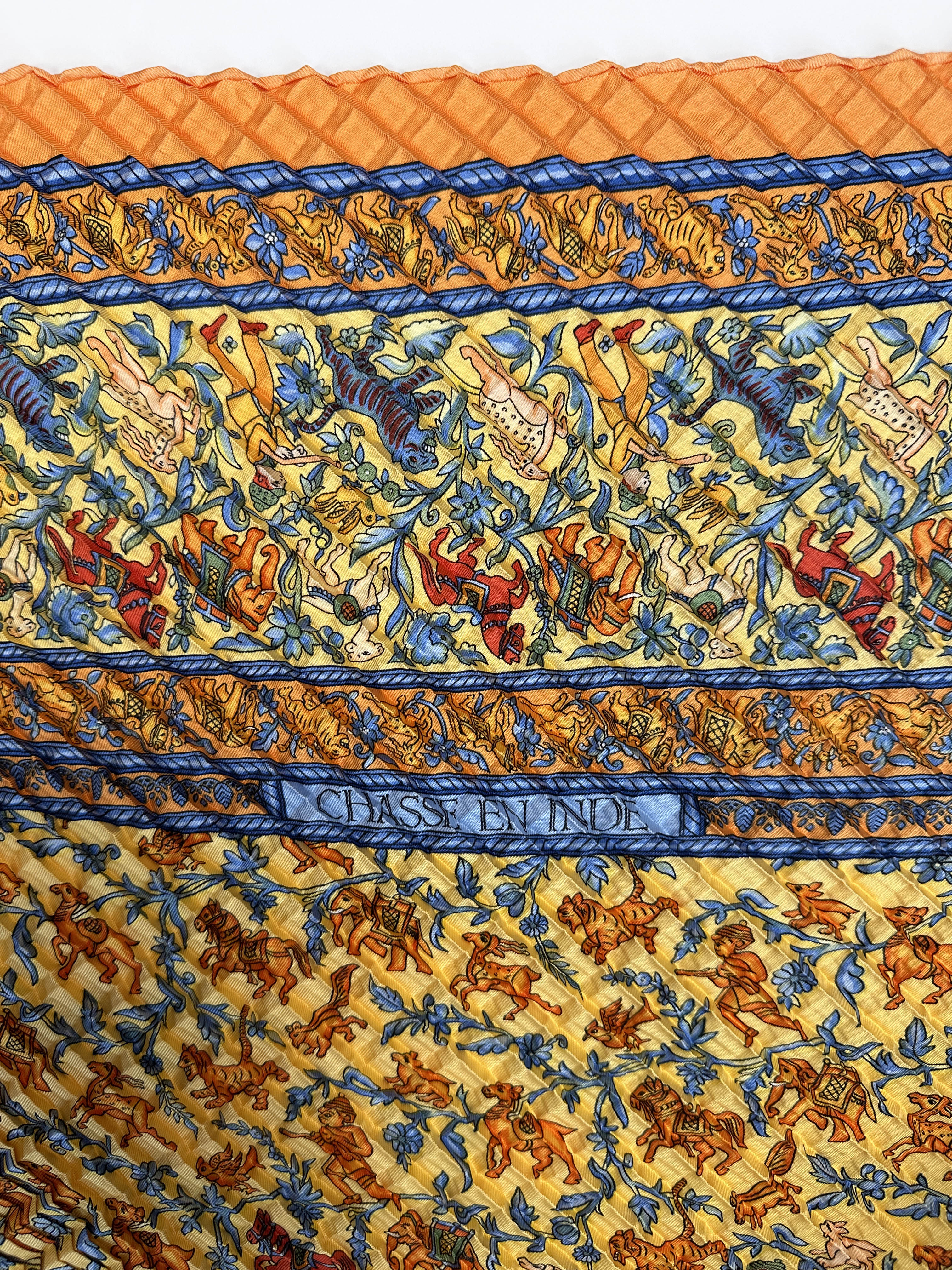 Hermès Chasse en Inde Mosaic Plissé 90