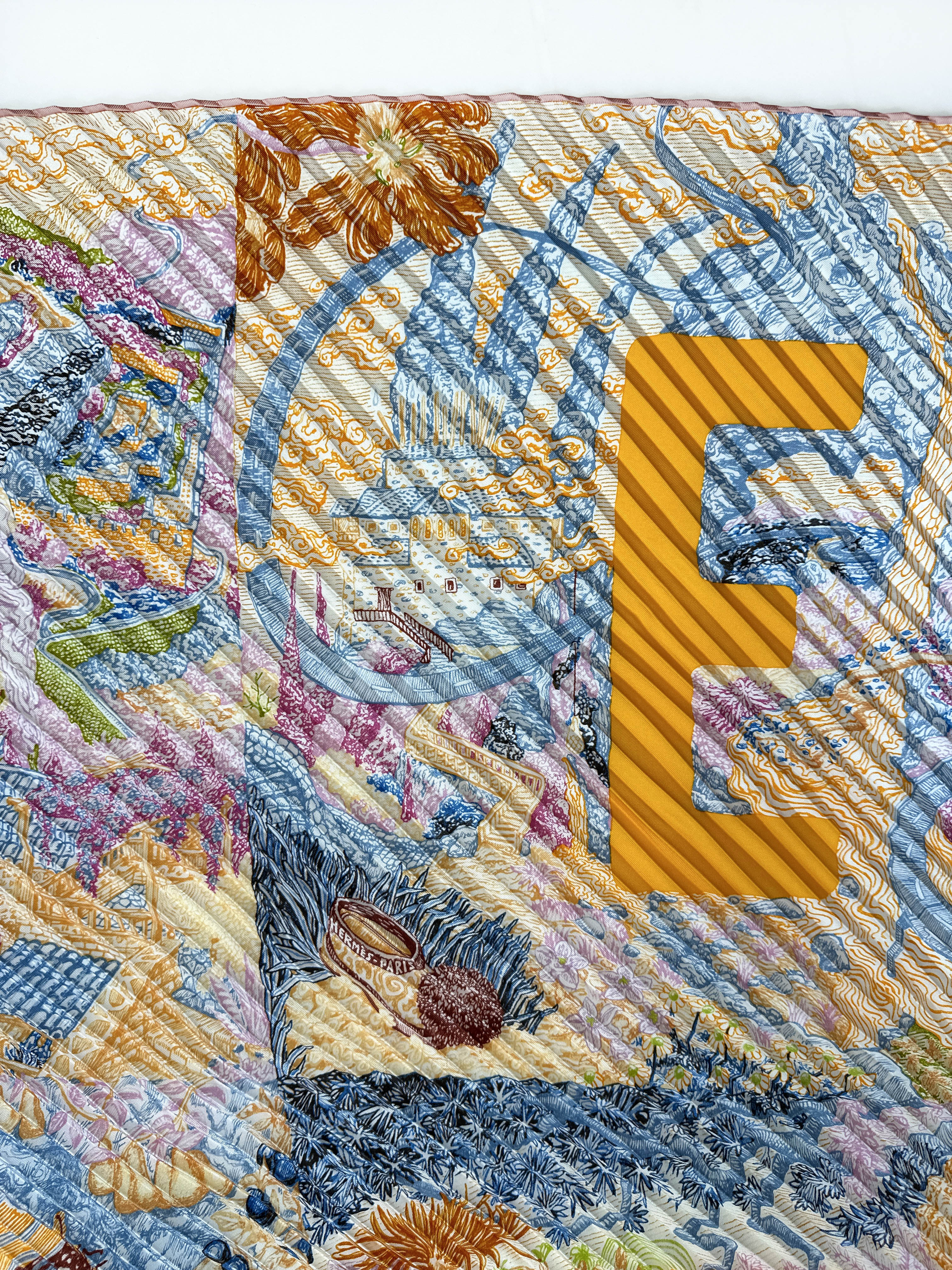 Hermès Eleftheria Plissé Silk 140